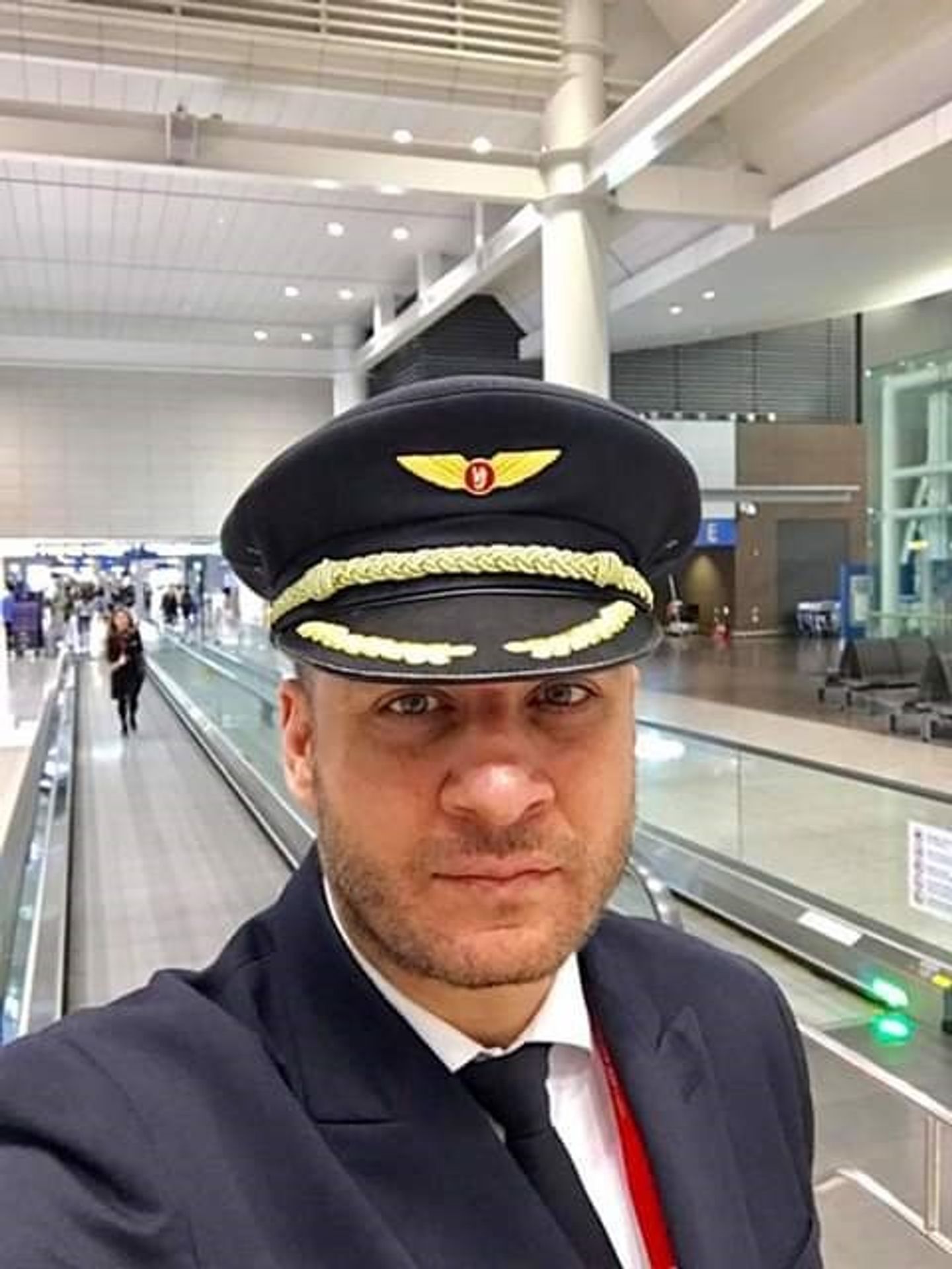 Muž, který se vydával za pilota z ženy vylákal 80 tisíc korun - 3 - GALERIE: Muž, který se vydával za pilota z ženy vylákal 80 tisíc korun (3/5)