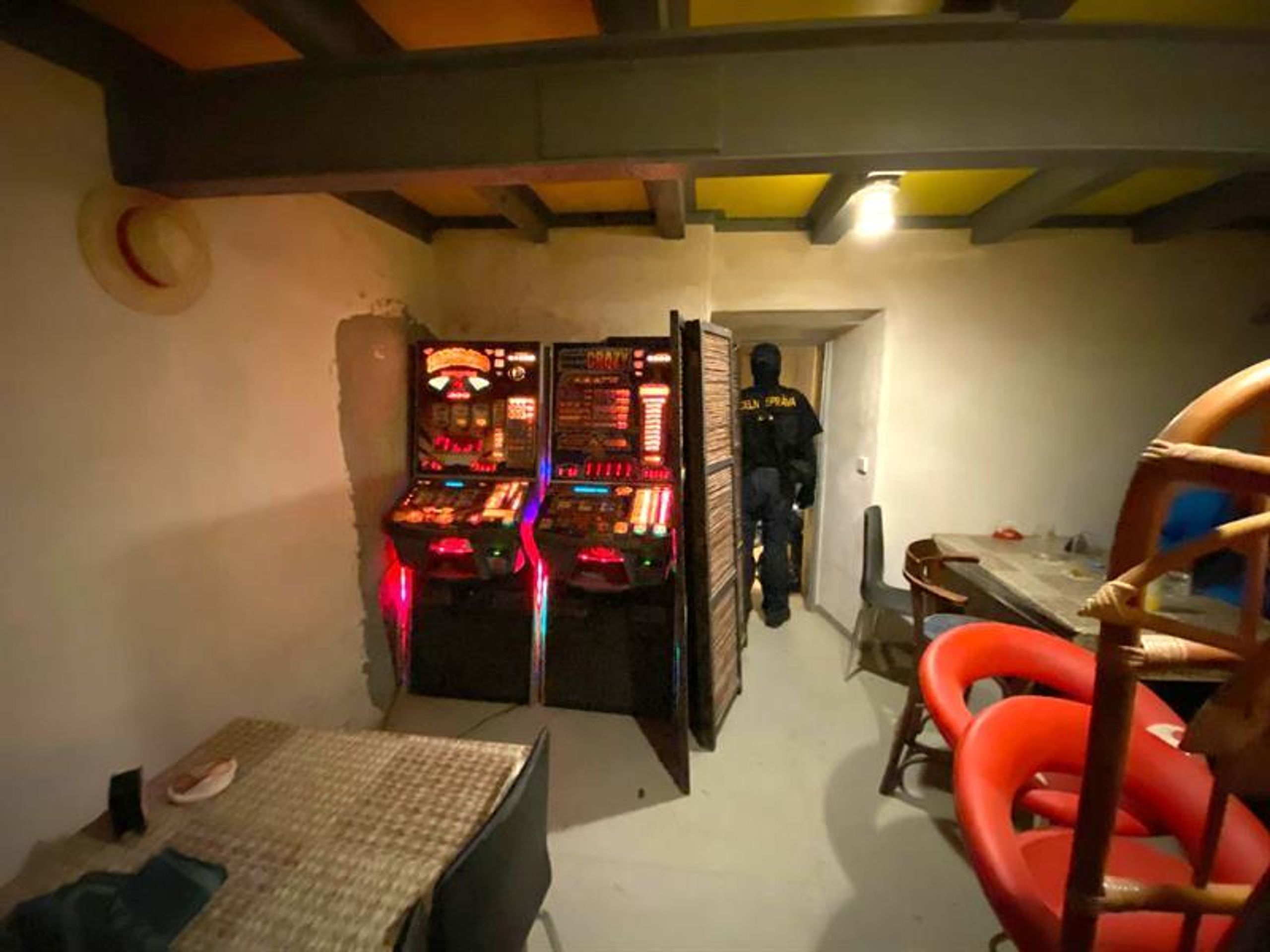 Celníci odhalili otevřenou restauraci v Liberci - 1 - GALERIE: Celníci odhalili otevřenou restauraci v Liberci (3/3)