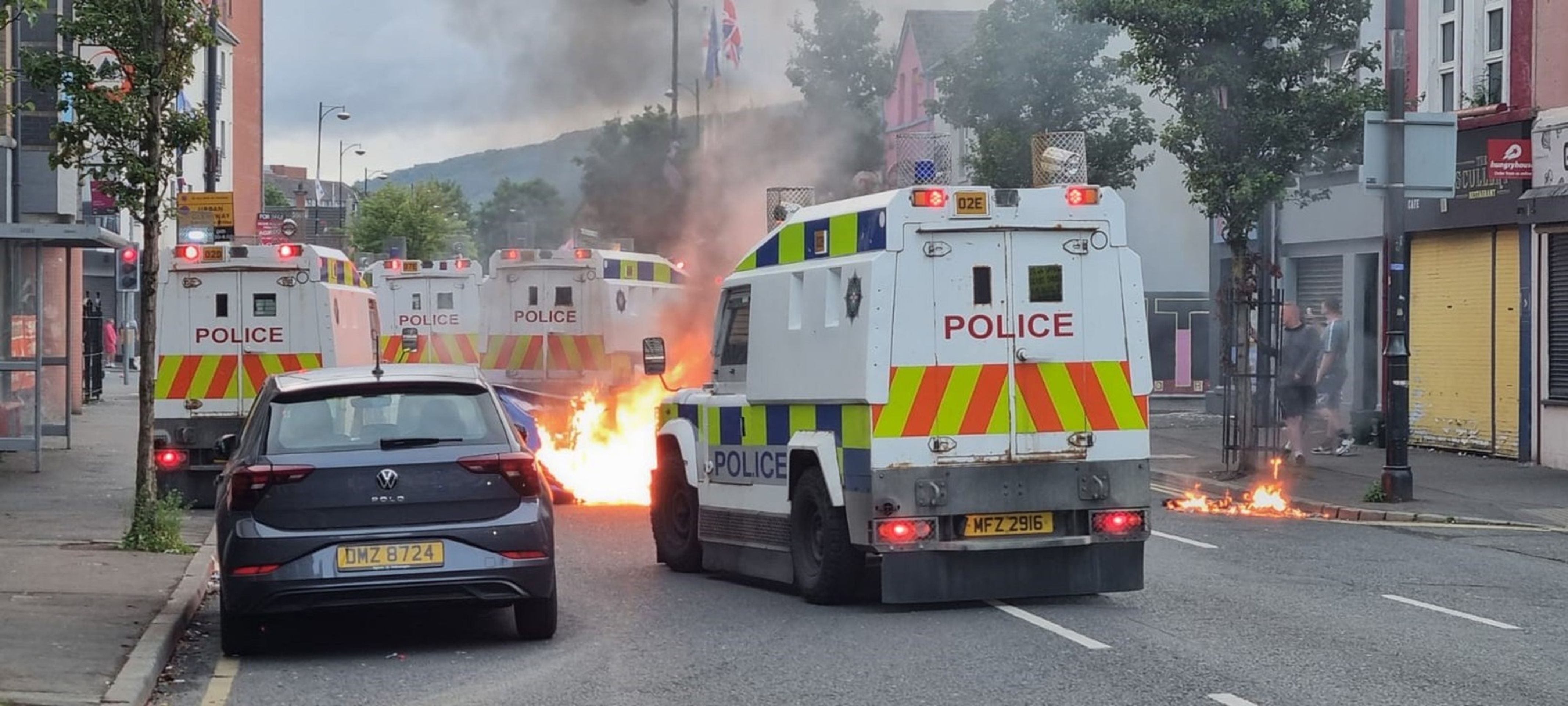 Protiimigrační demonstrace v Belfastu, 3. 8. 2024 (5) - Protiimigrační demonstrace v Belfastu (3/5)