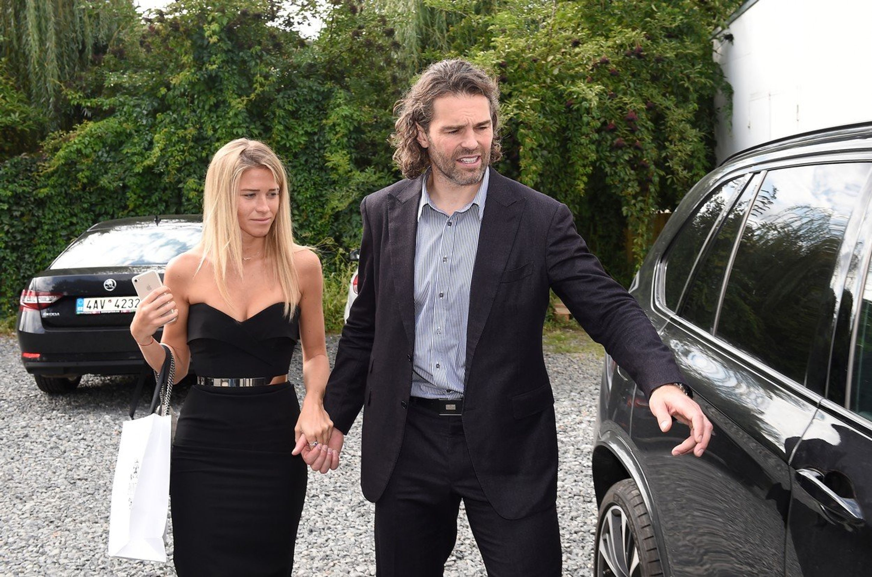 Veronika Kopřivová a Jaromír Jágr - GALERIE: Jaromíru Jágrovi chtěl někdo odcizil luxusní auto (2/5)