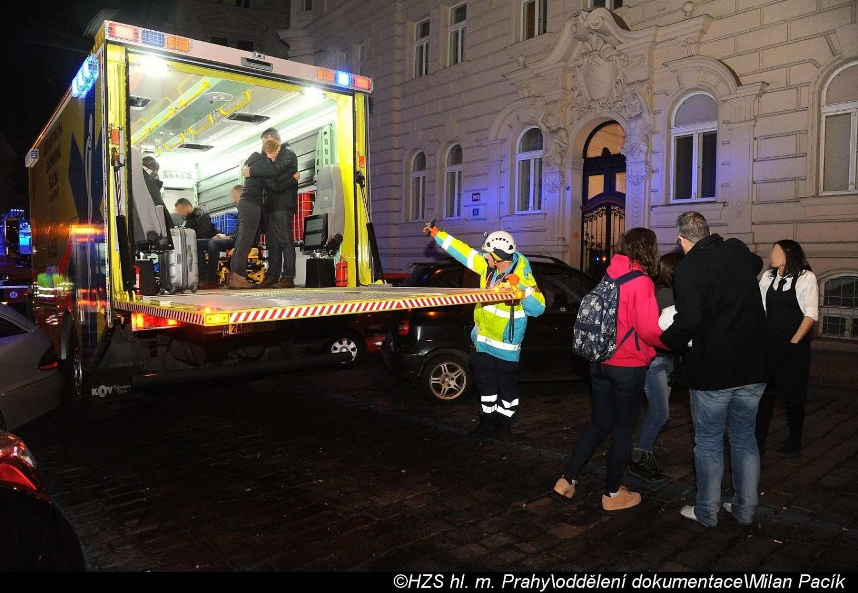 Při požáru hotelu v Praze zemřeli dva lidé - 12 - GALERIE: Požár hotelu v centru Prahy (22/33)