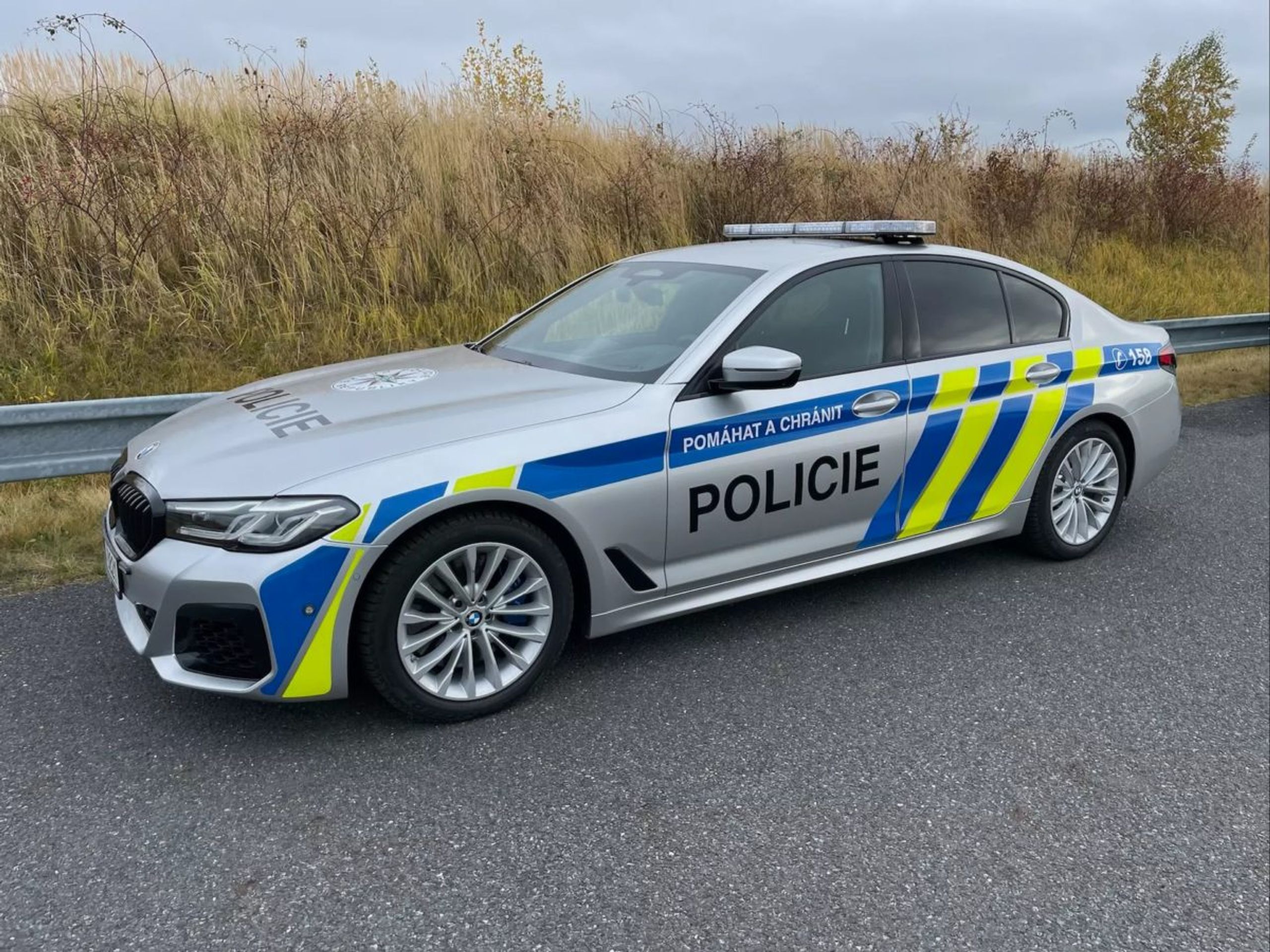 Policejní BMW 540i xDrive - Policejní BMW 540i xDrive (2/7)
