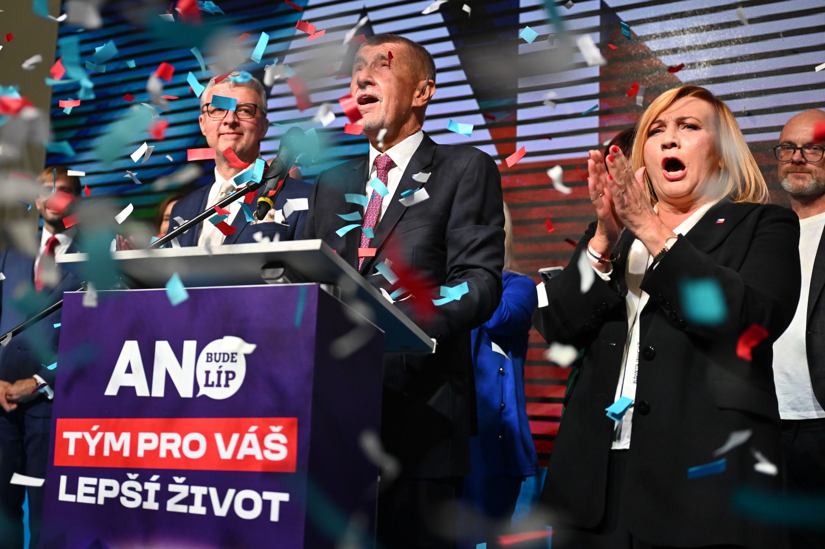 Andrej Babiš ve štábu ANO - Andrej Babiš ve štábu ANO (6/6)