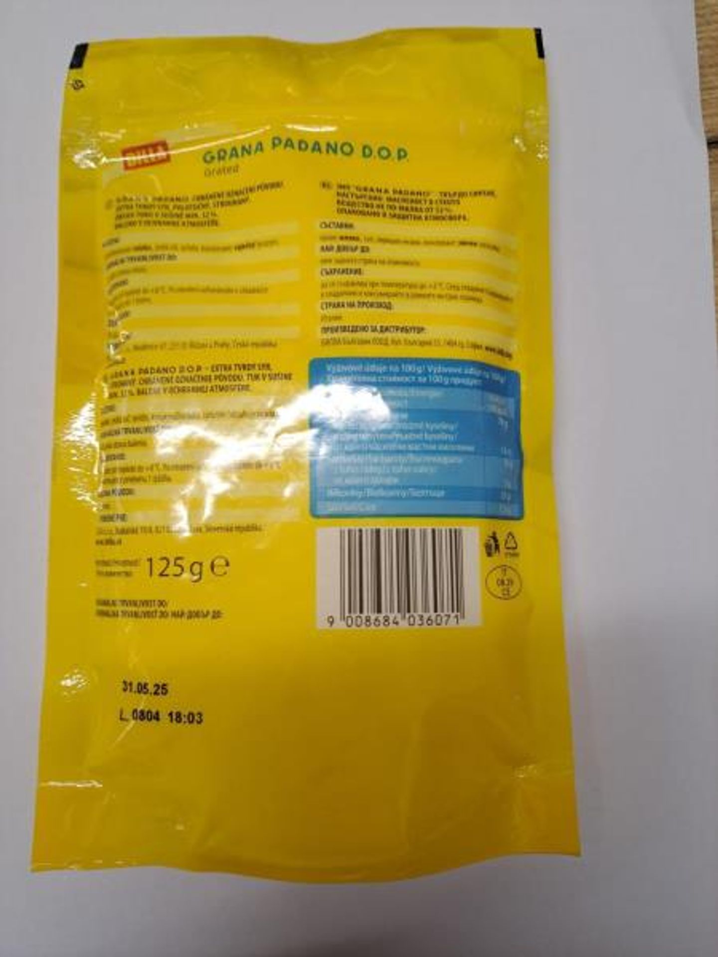 Závadný sýr grana padano - Inspekce odhalila závadné sýry (2/6)