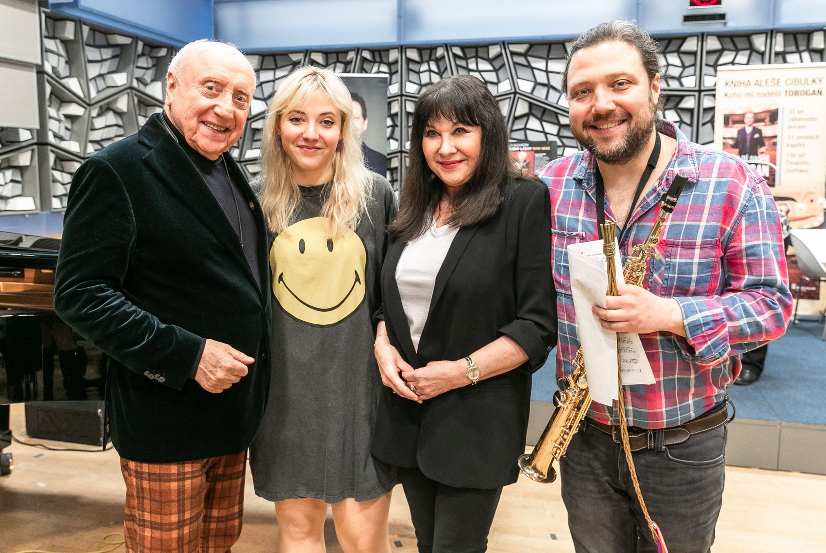 Felix Slováček, Anna Slováčková, Dagmar Patrasová a Felix Slováček ml. - Dáda Patrasová a Felix Slováček (7/19)