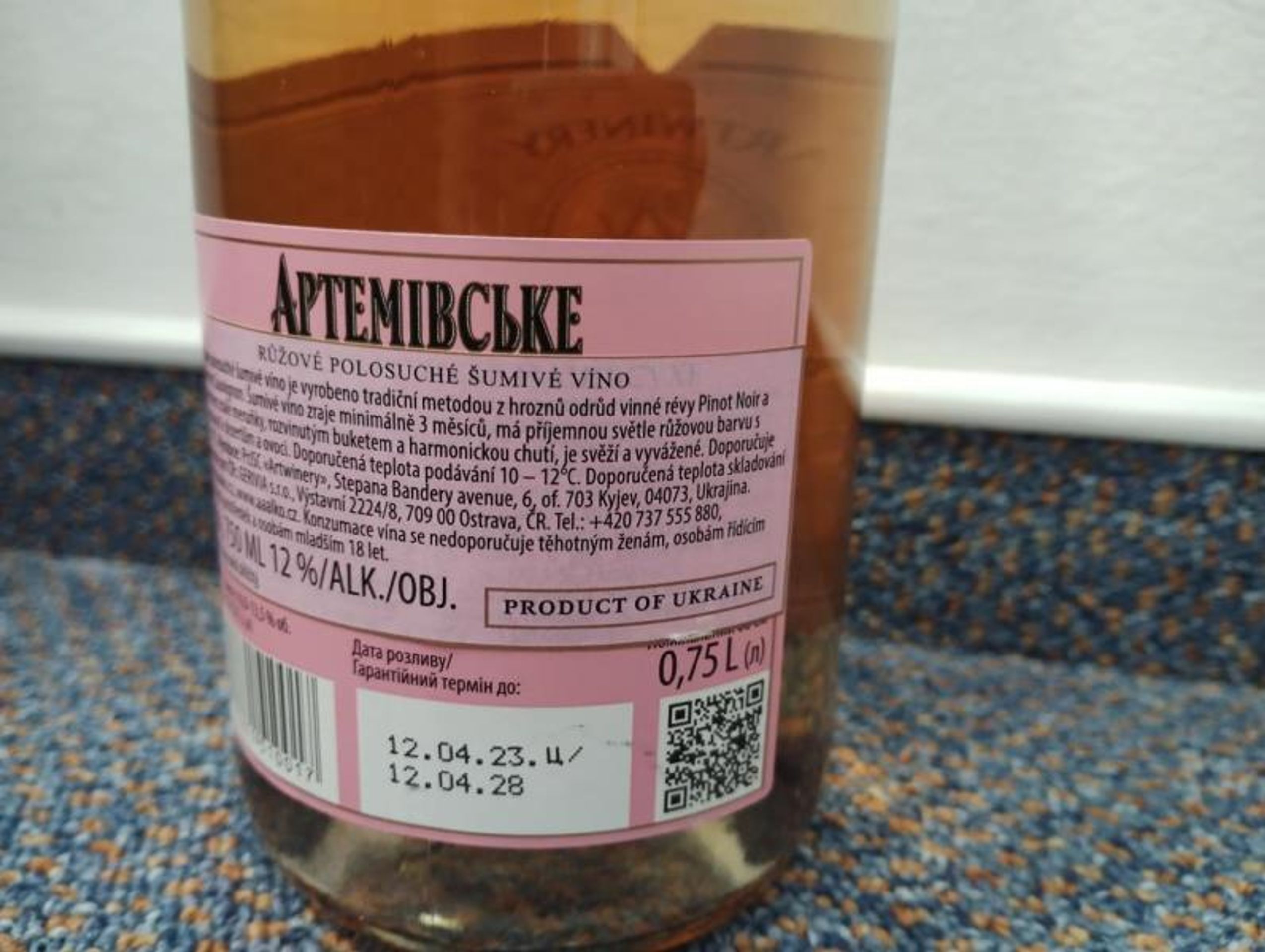 ARTEMIVSKE, růžové polosuché šumivé víno, alk. 12 % obj., víno z Ukrajiny (5) - Závadné potraviny (32/34)
