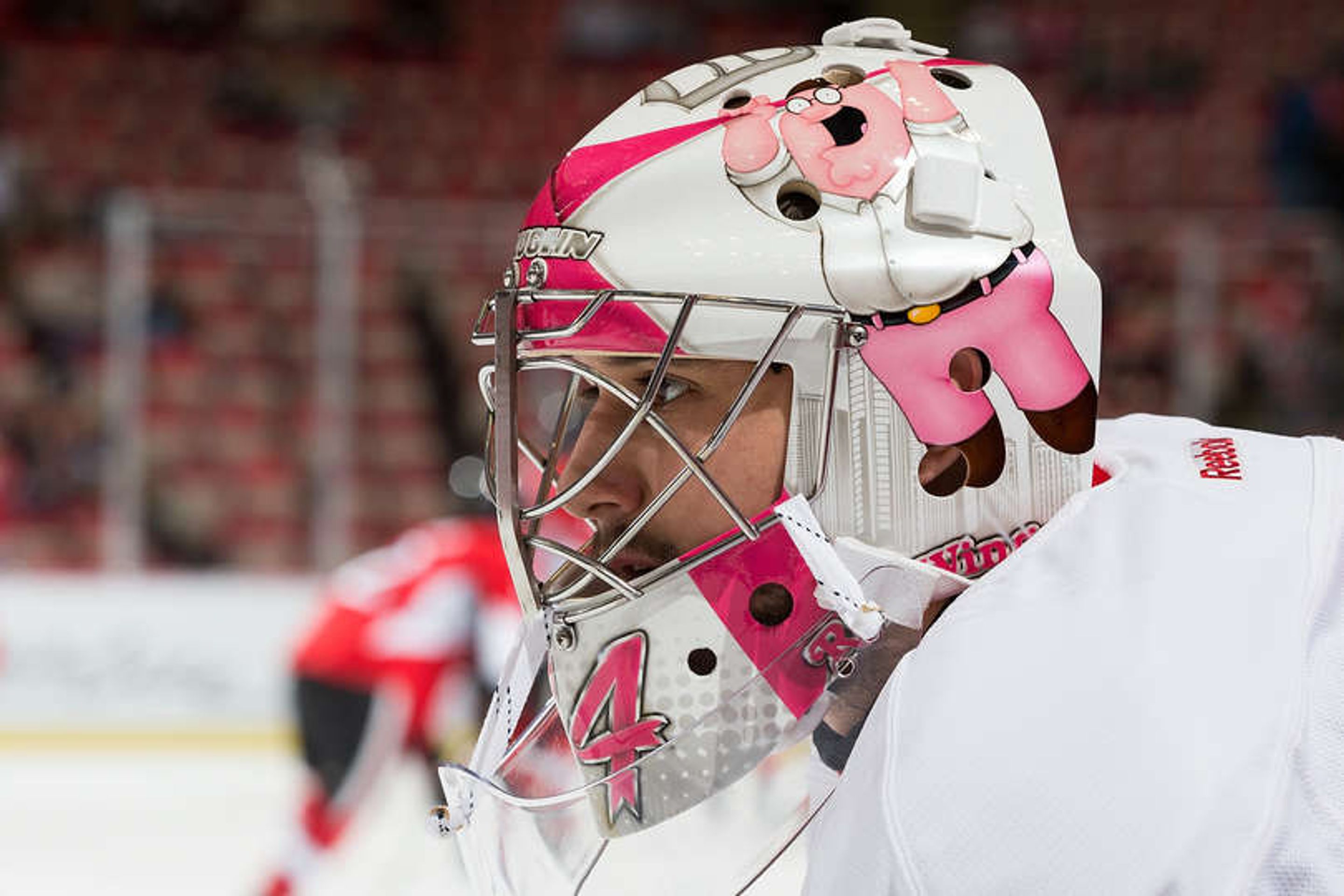 Petr Mrázek - GALERIE: V boji NHL proti rakovině pomáhají i Češi (1/4)