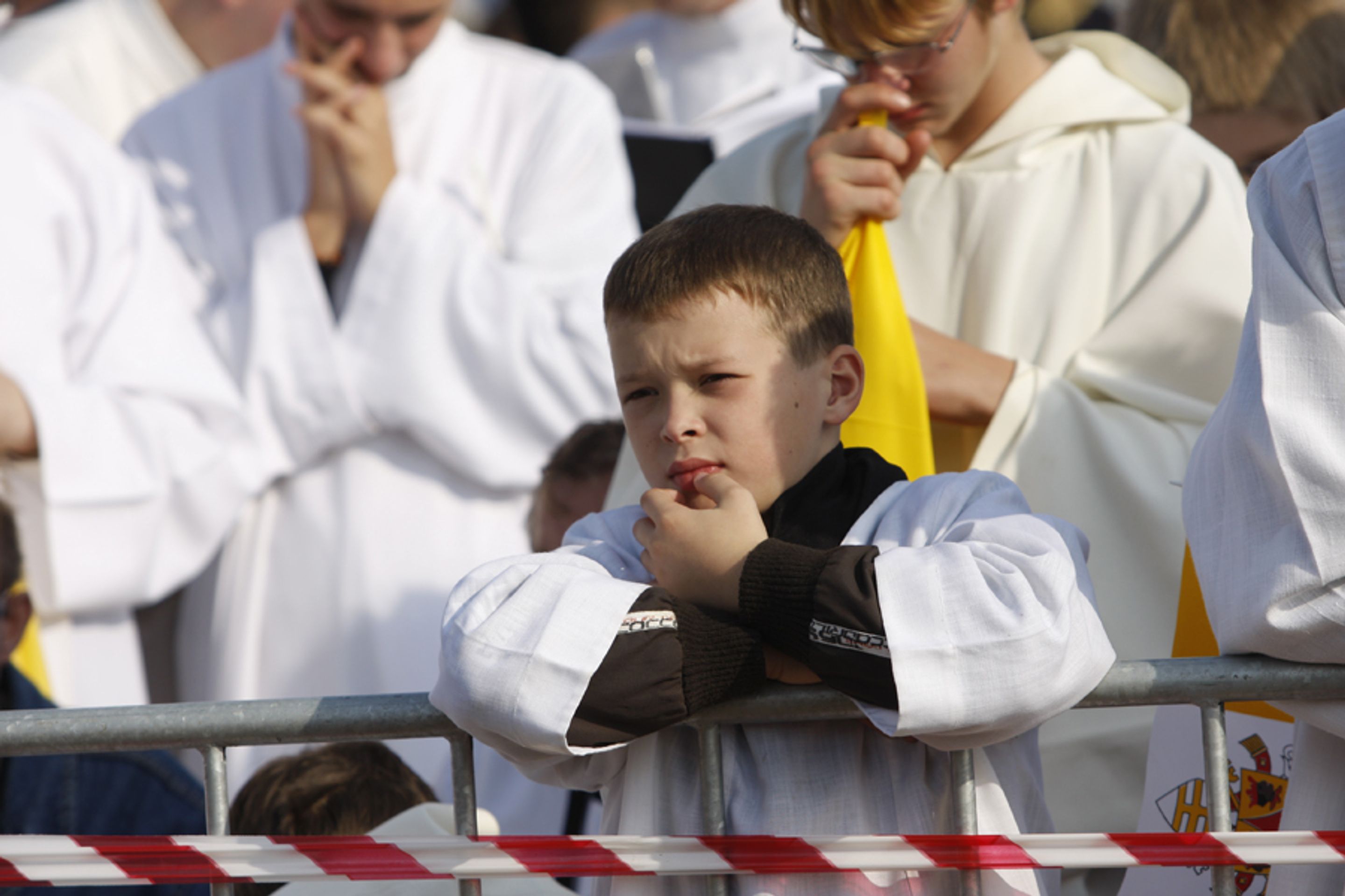 Věřící při mši Benedikta XVI. ve Staré Boleslavi-8 - GALERIE Mše ve Staré Boleslavi (8/29)