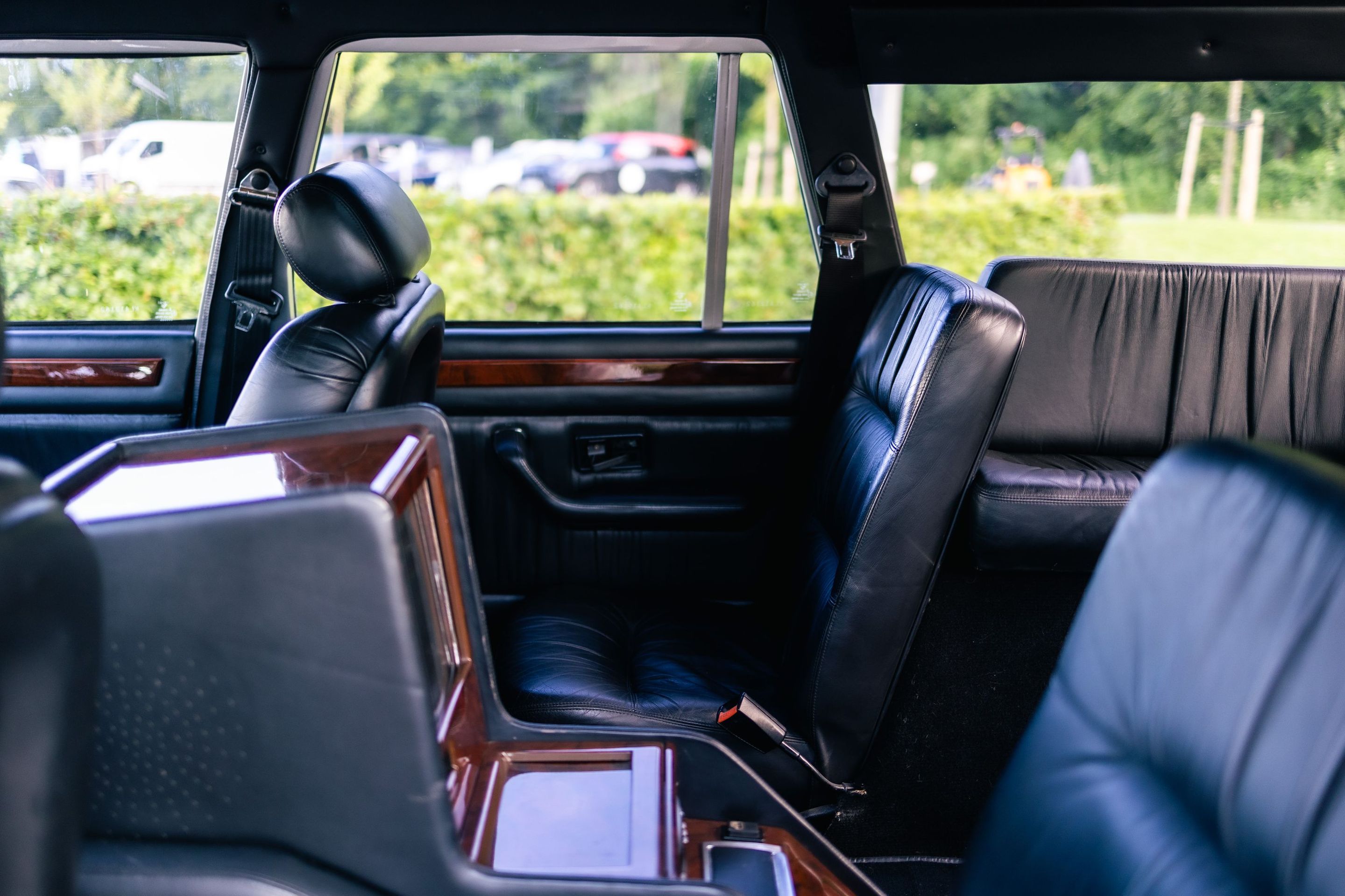 Lamborghini LM002 ve speciální úpravě - Lamborghini LM002 ve speciální úpravě pro brunejského sultána (8/17)