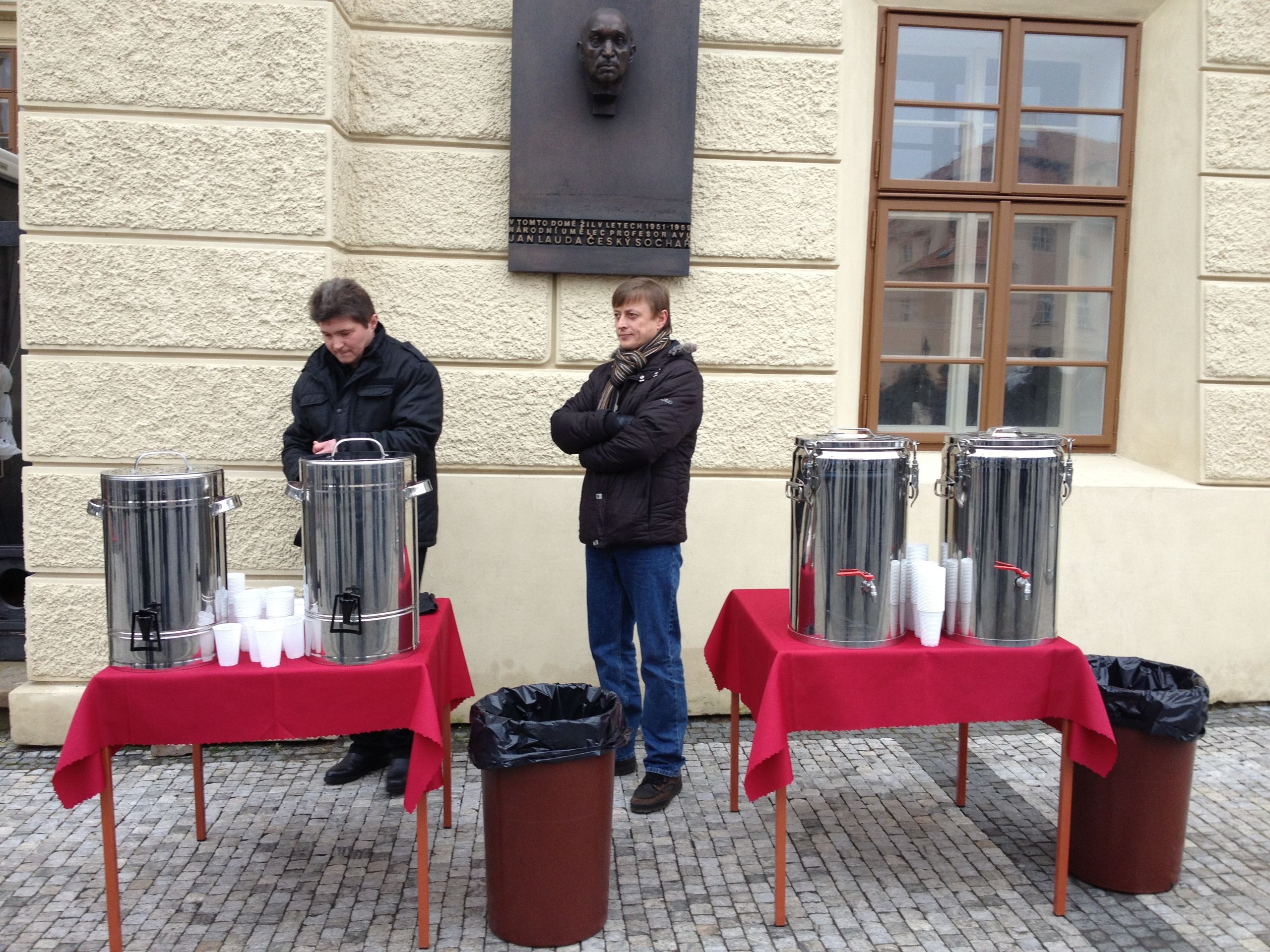 Zemanova inaugurace - 1 - Galerie: Stánky na inauguraci Miloše Zemana (6/6)