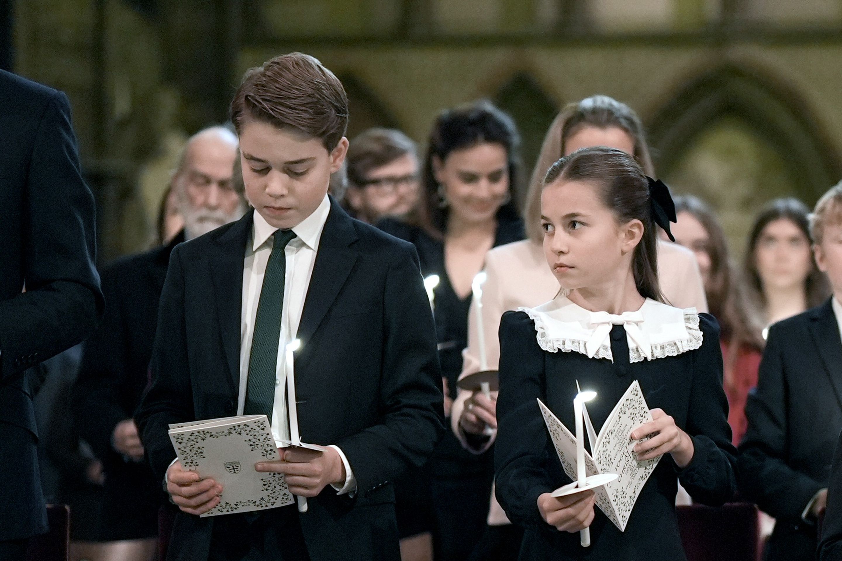 Princezna Charlotte na vánoční mši - Princezna Charlotte a Alžběta II. (3/5)