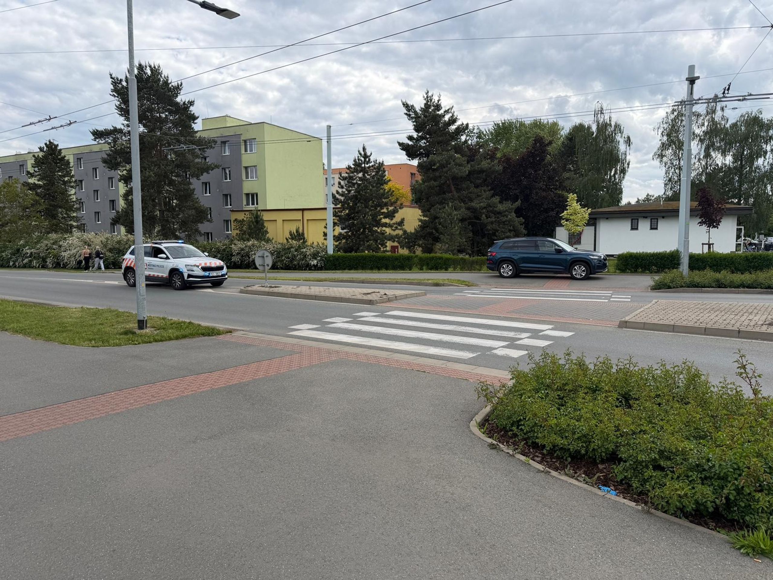 Policejní zásah na ulici Poděbradská v Pardubicích - Policejní zásah na ulici Poděbradská v Pardubicích (5/13)