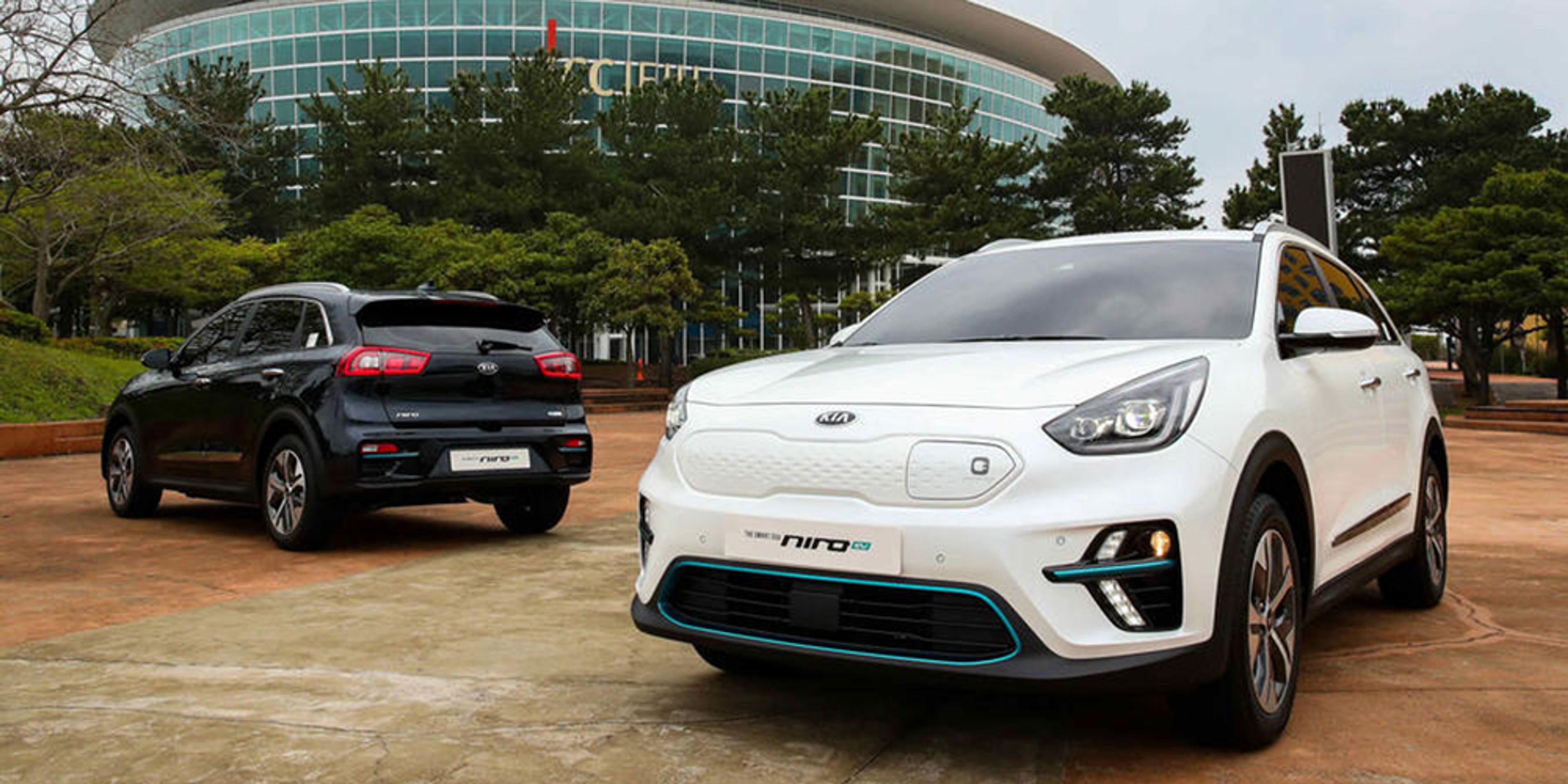 Kia e-Niro - Fotogalerie: Elektromobily Kia e-Niro a Kia e-Soul (3/6)