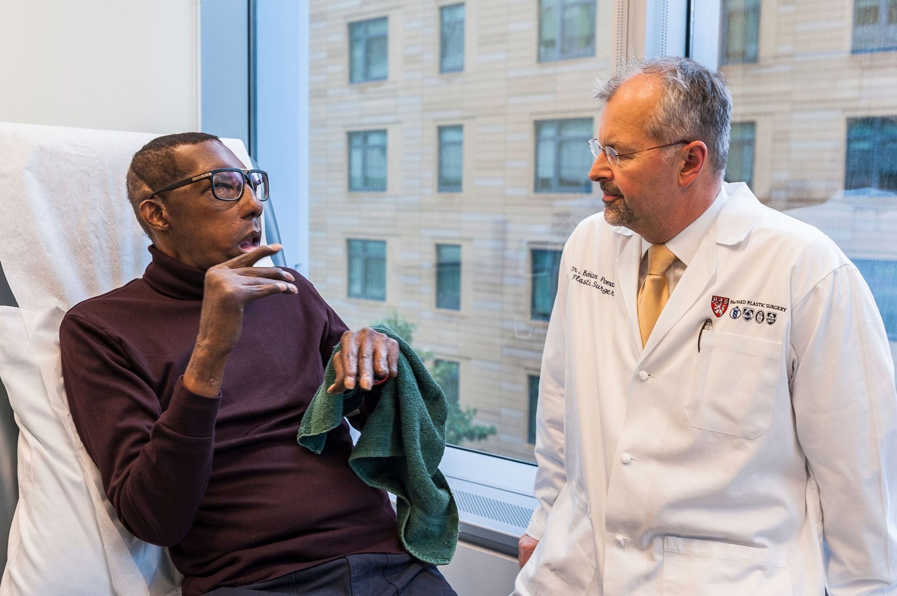 Transplantace obličeje Afroameričanovi - 3 - GALERIE: Transplantace obličeje prvnímu Afroameričanovi (5/5)