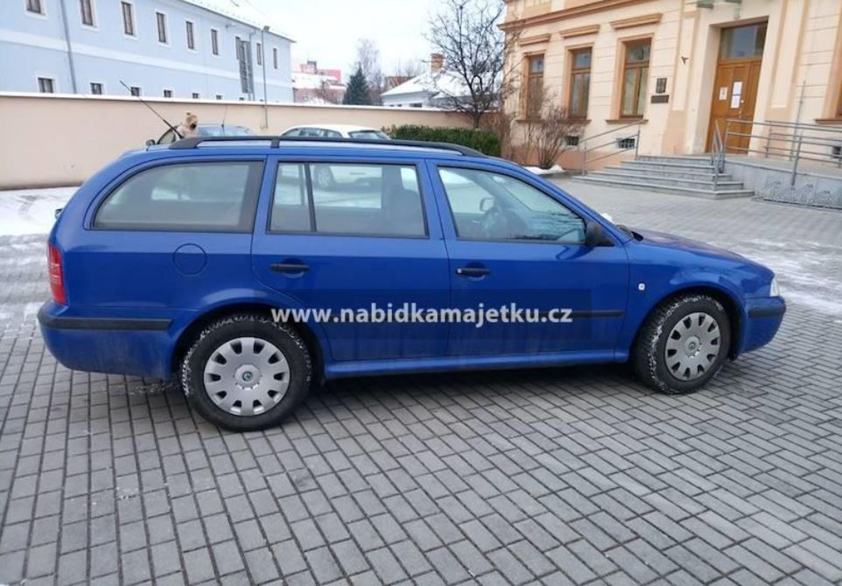 NABÍDKA MAJETKU STÁTU - Automobil ŠKODA OCTAVIA COMBI - GALERIE: Nabídka majetku (3/11)