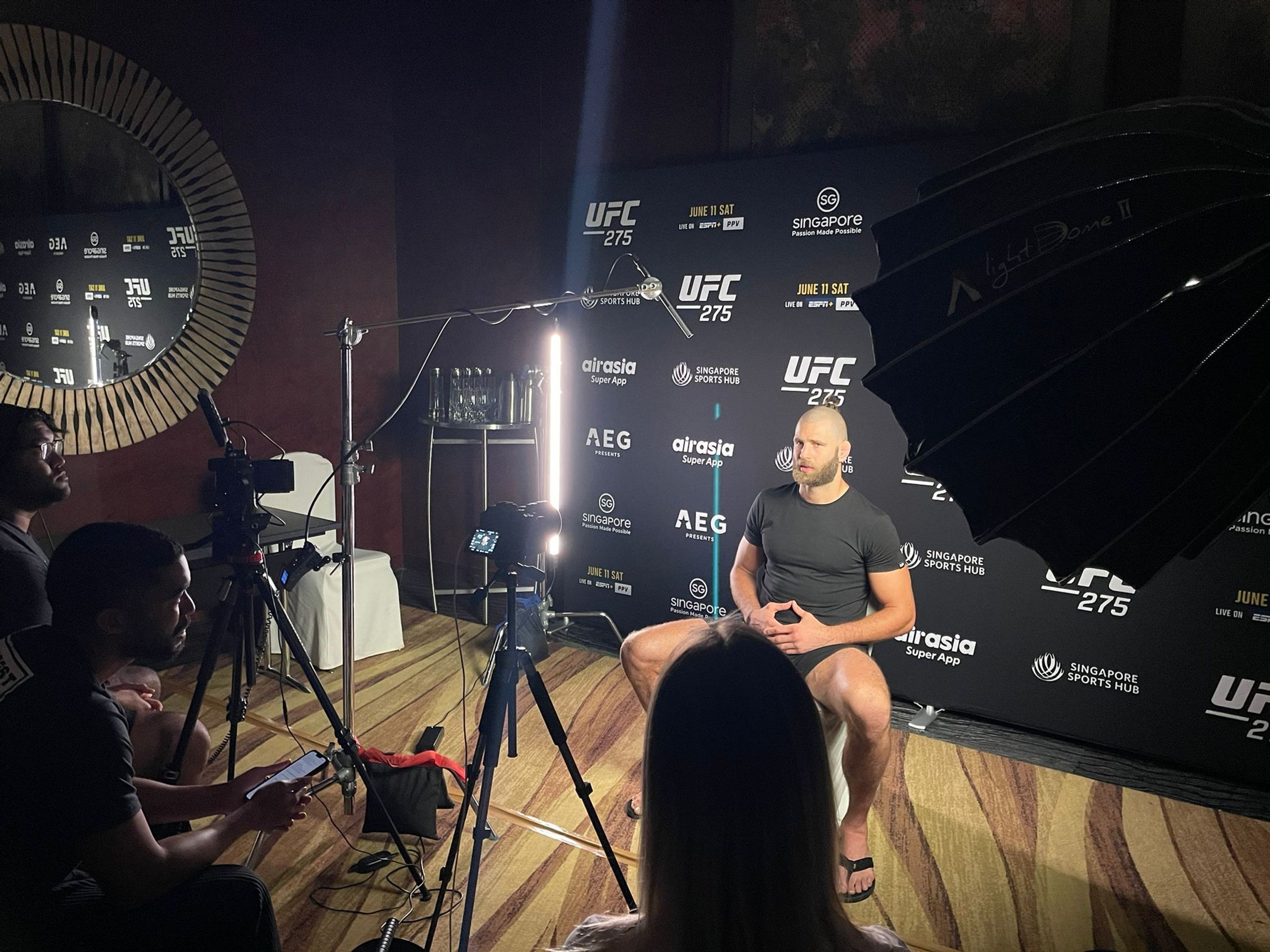 Mediální povinnosti Jiřího Procházky před UFC 275 - Týden Jiřího Procházky před titulovým zápasem na UFC 275 (10/16)
