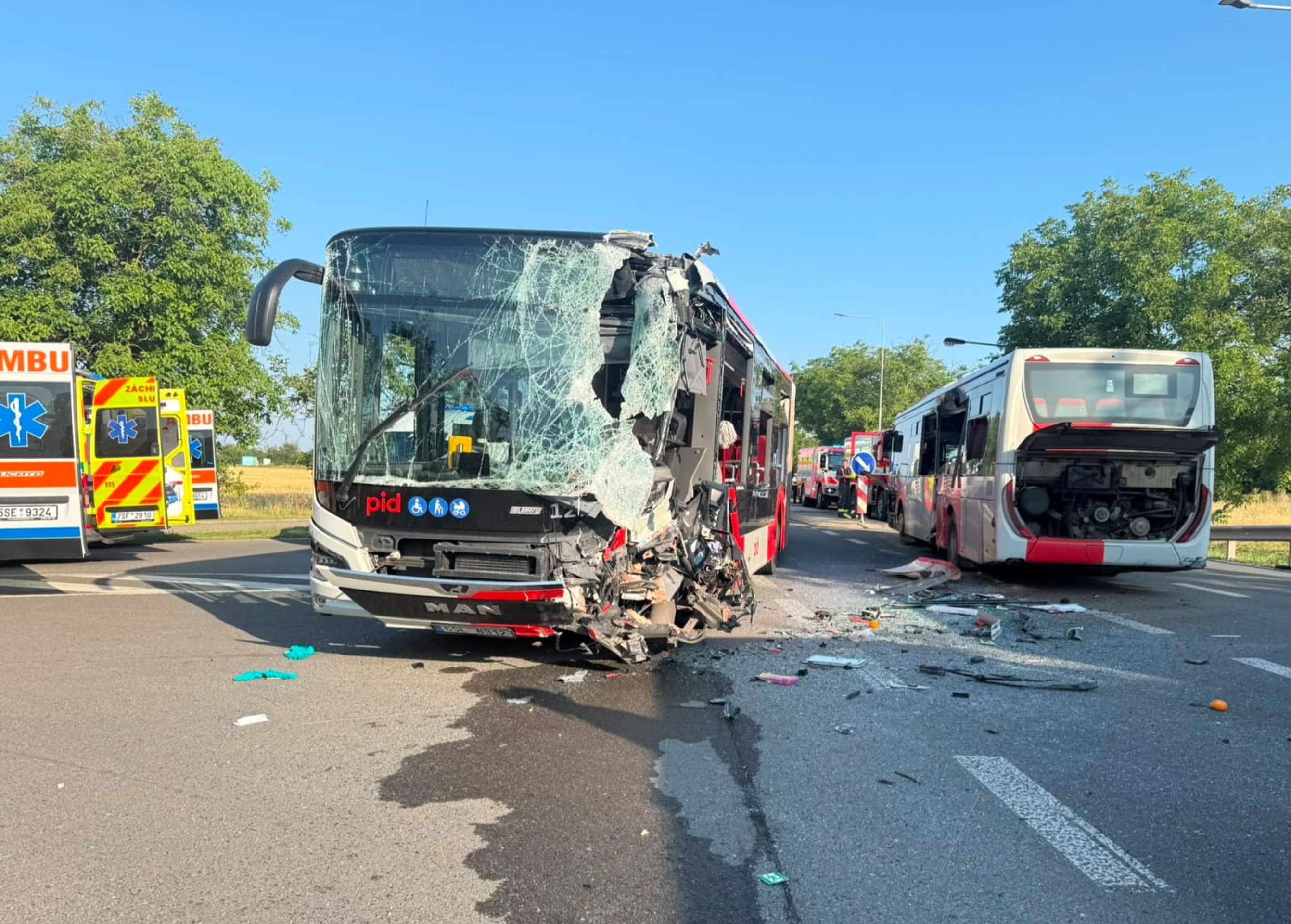 Nabouraný autobus - Nehoda autobusů (2/4)