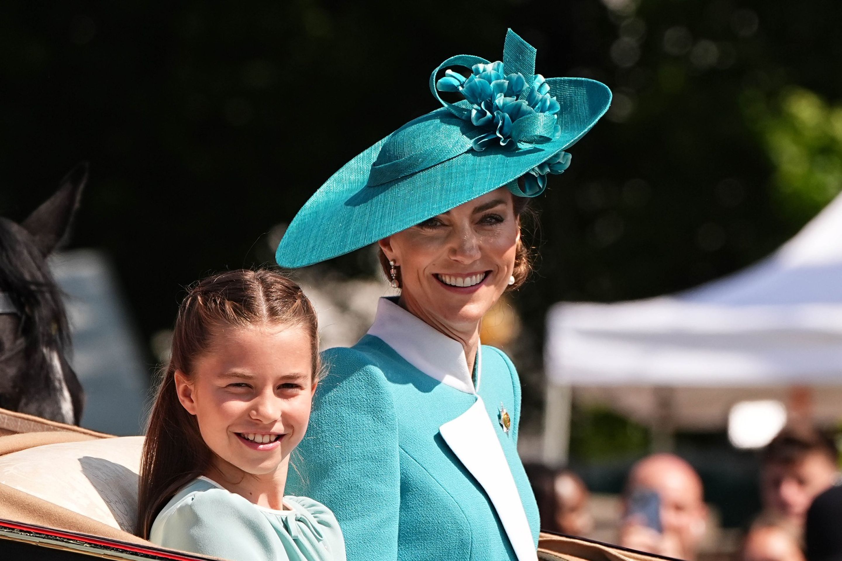 Kate a Charlotte na oslavě narozenin Karla III. (14. 6. 2025) - Královská přehlídka Trooping the Colour (14. 6. 2025) (13/14)