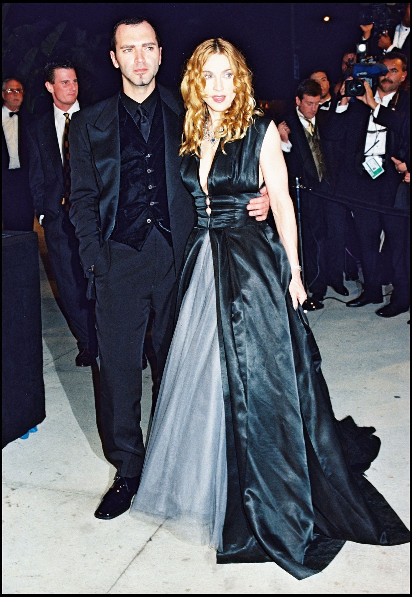 Madonna se svým bratrem Christopherem, 26. 3. 1998 Los Angeles - Christopher Ciccone (2/4)