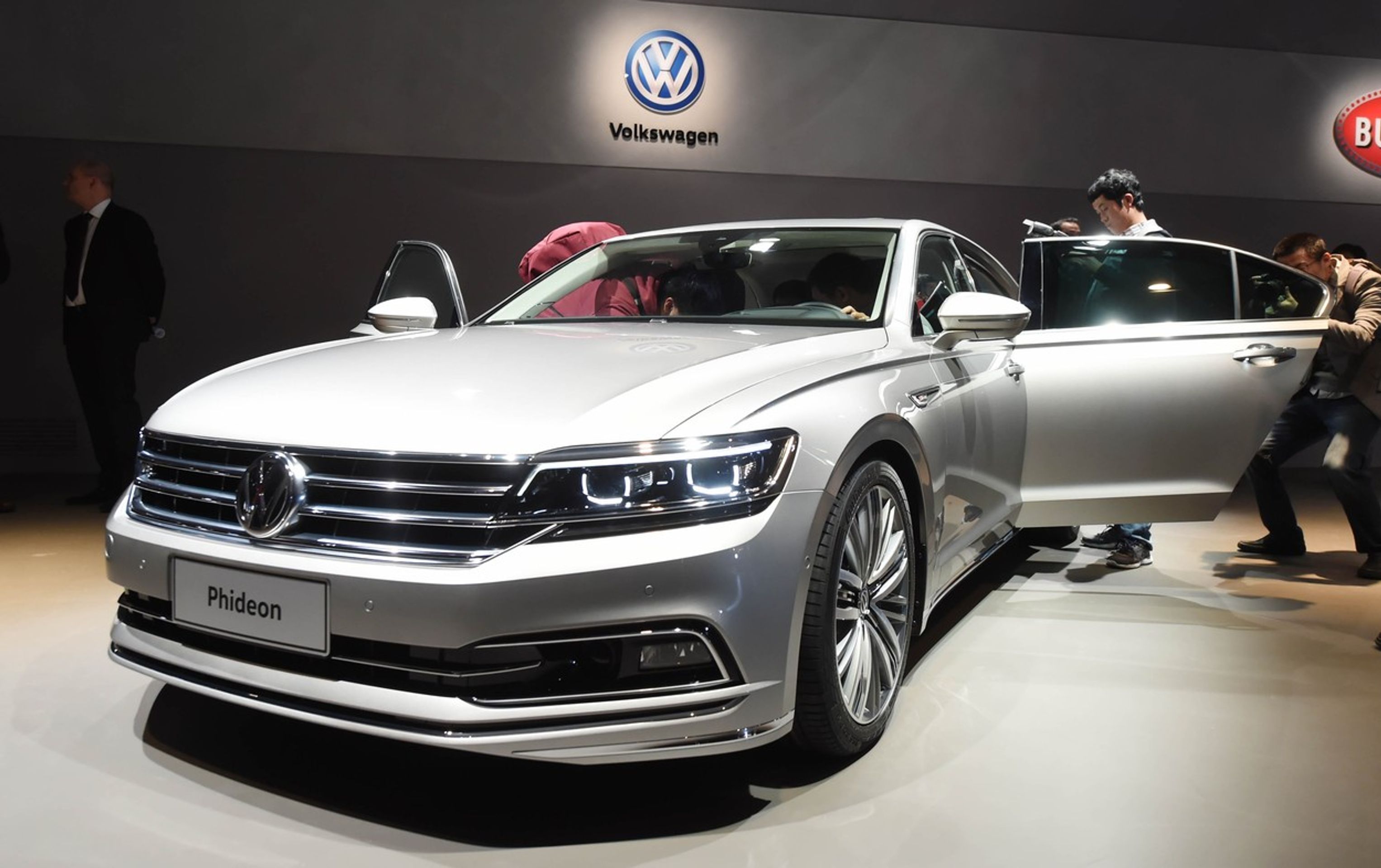 Autosalon Ženeva 2016 - Volkswagen Phideon - GALERIE: Autosalon Ženeva 2016 (9/10)