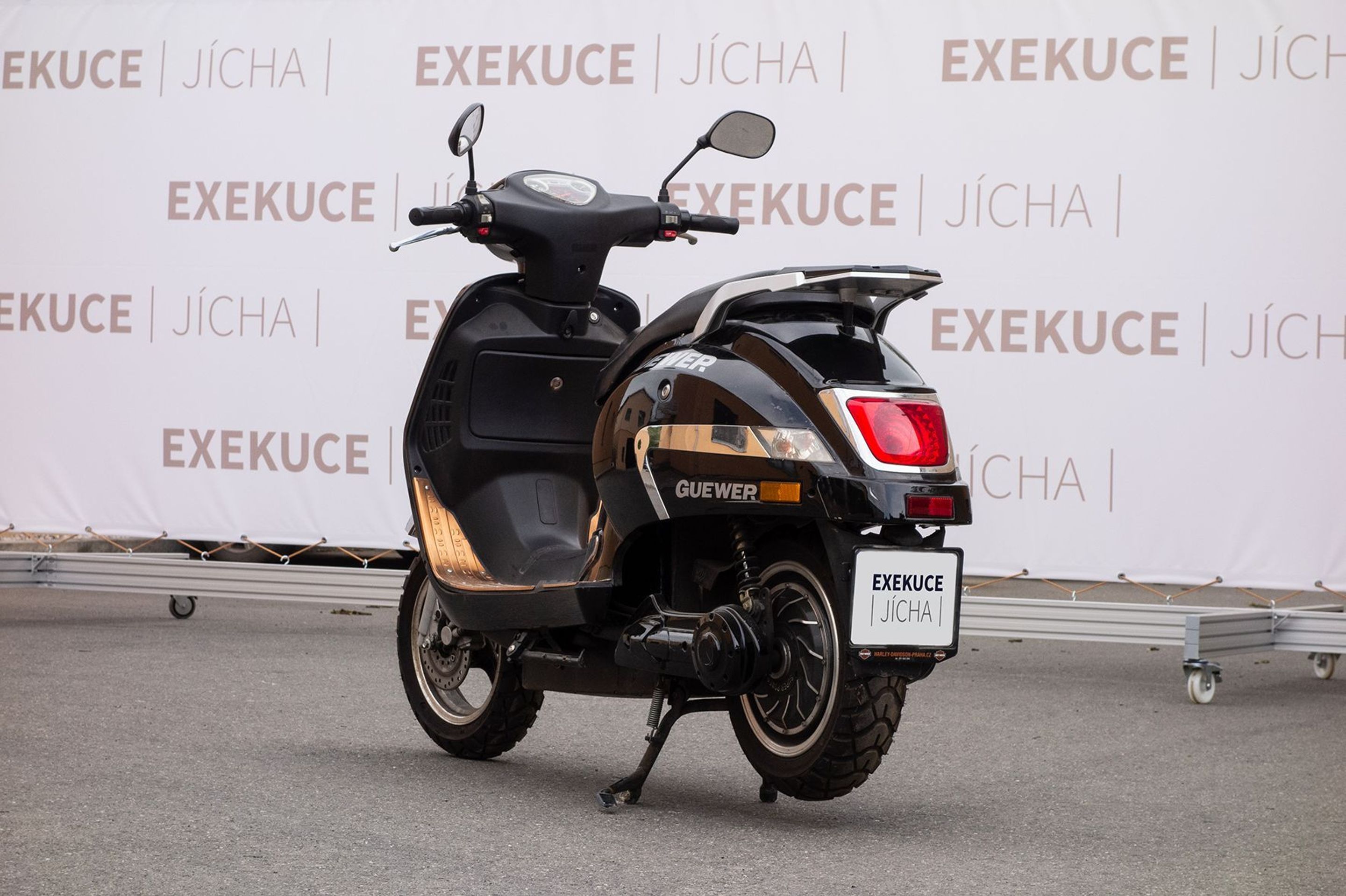 Auta dražená exekutory 18. 5. 2018 - 13 - GALERIE: Exekutorská dražba 18. května (30/42)