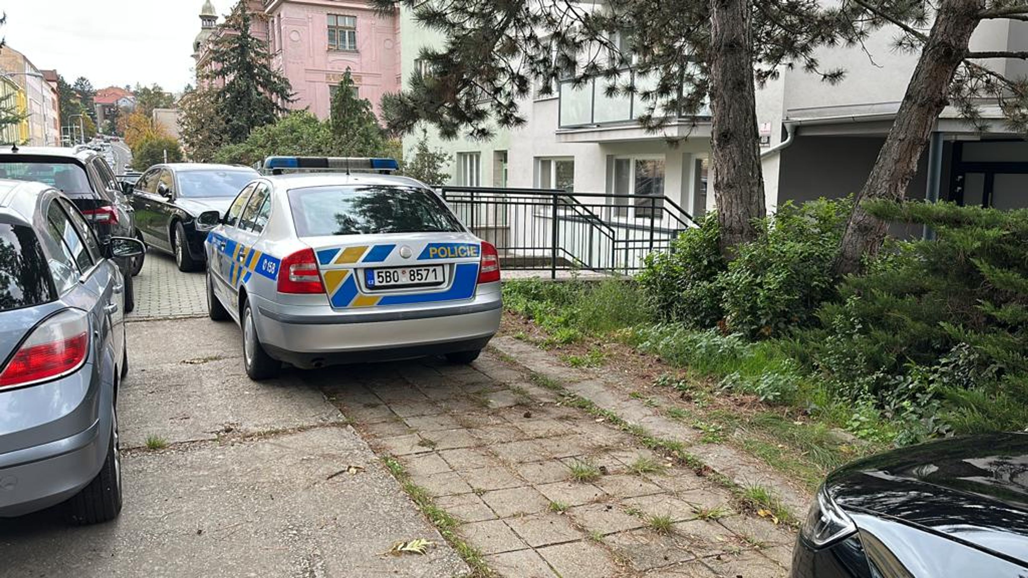 Policejní razie v Brně - Záběry z policejní razie v bytě politika Otakara Bradáče (4/7)