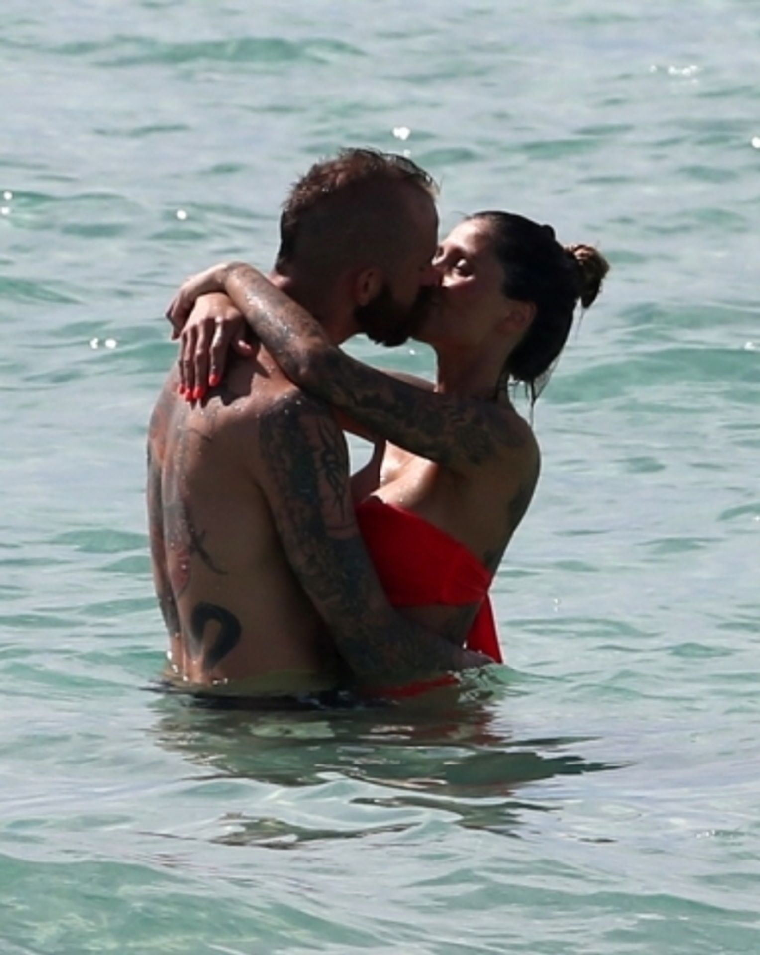 Raul Meireles s manželkou ukázali kérky - 9 - Raul Meireles s manželkou ukázali kérky (5/10)