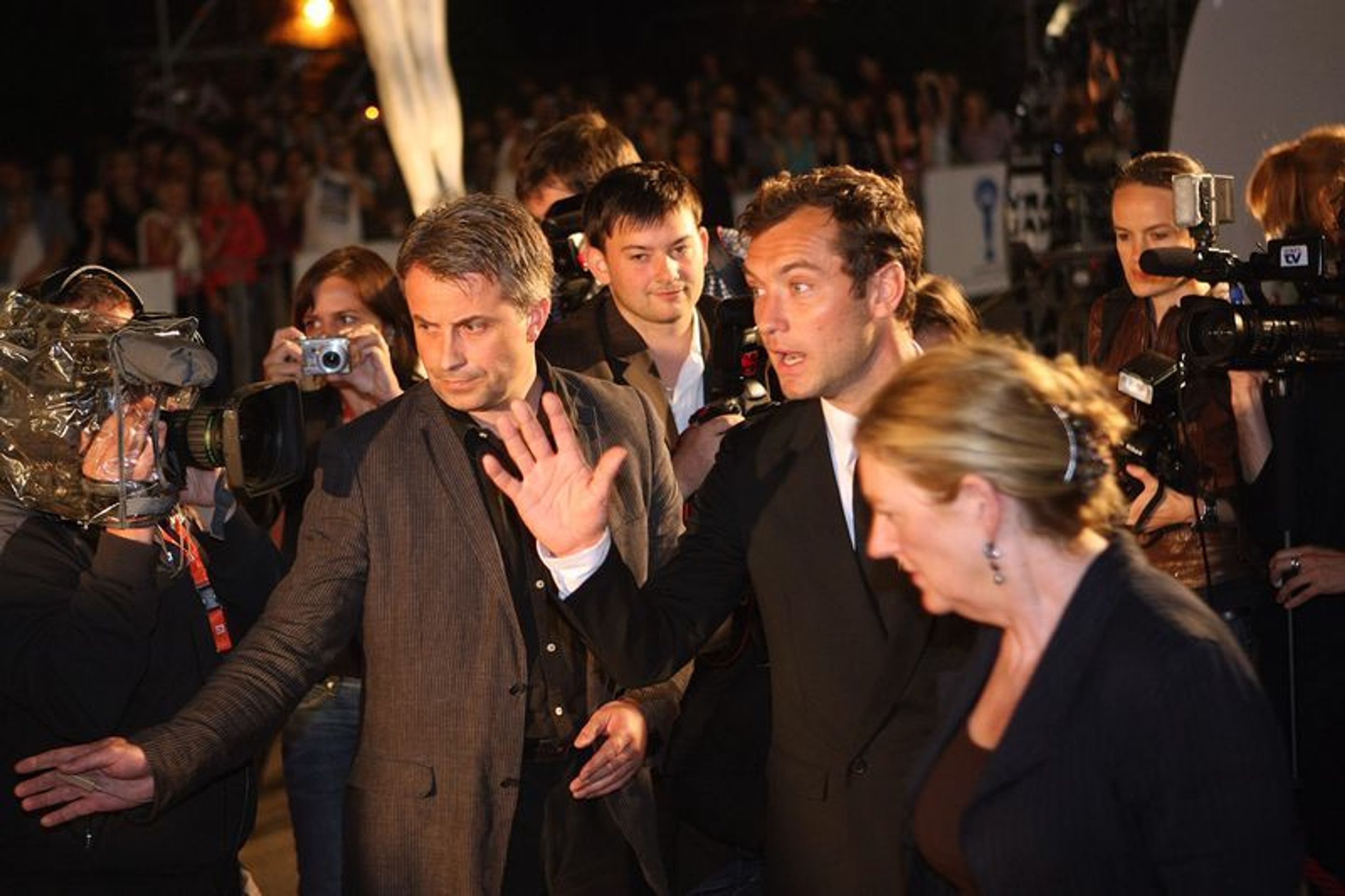 Jude Law na festivalu v Karlových Varech - 3 - GALERIE: Jude Law na festivalu v Karlových Varech (8/12)