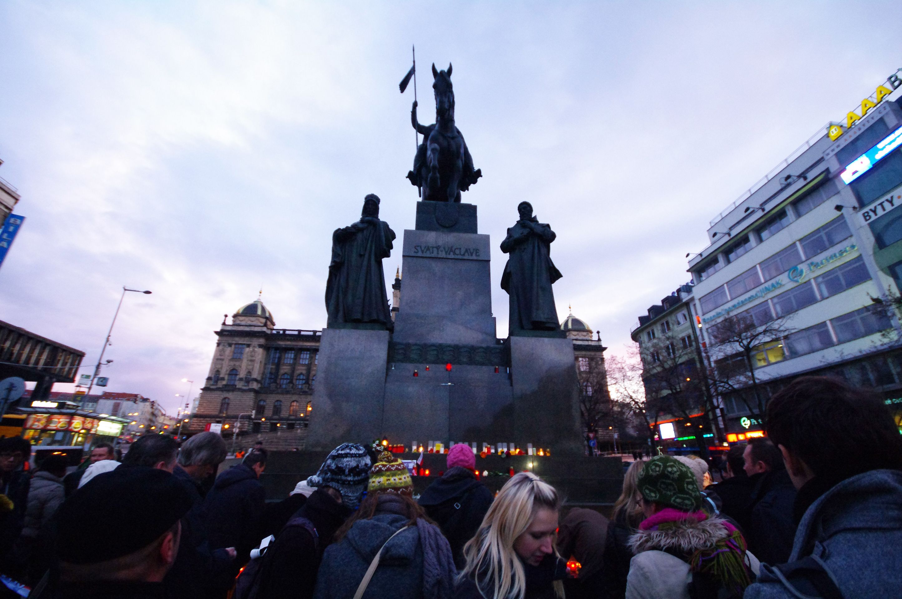 Pieta za Václava Havla na Václavském náměstí - 8 - GALERIE: Pieta za Václava Havla na Václavském náměstí (8/11)