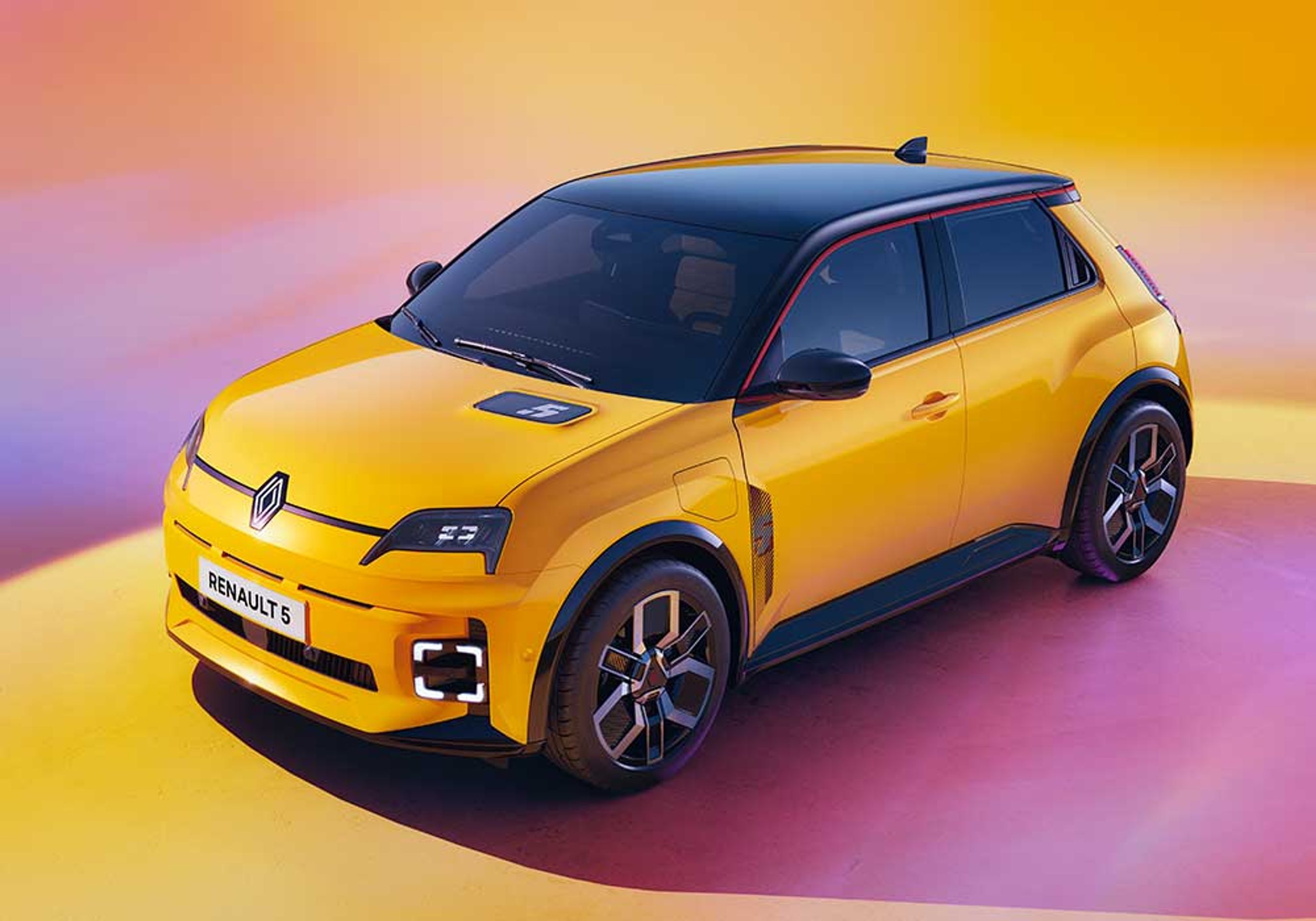Renault-5 E-Tech - Finalisté boje o evropské Auto roku 2025 (7/8)