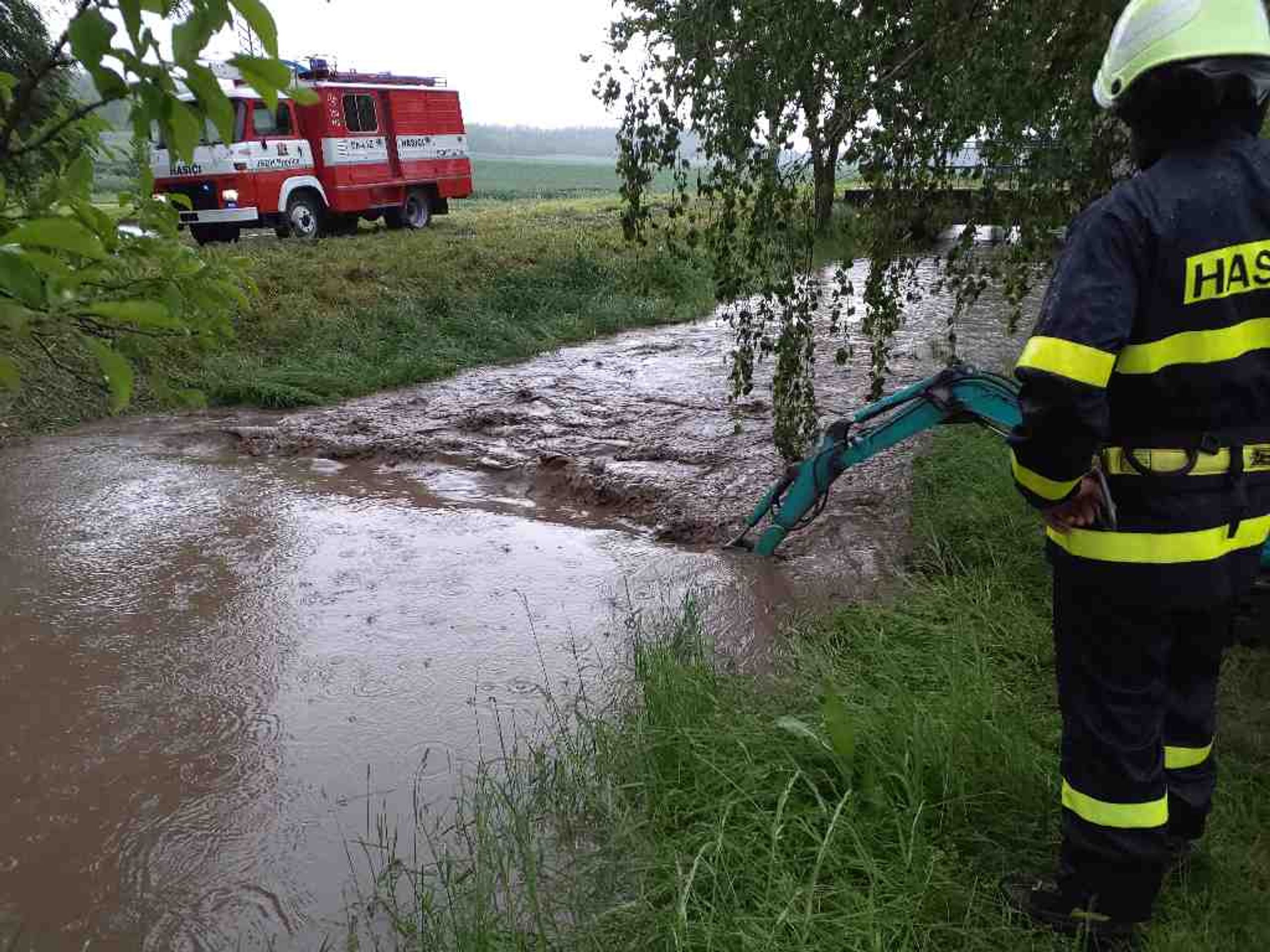 Zásah hasičů v jihomoravském kraji, HZS Jihomoravský kraj (3) - Českem se prohnaly silné bouřky (11/31)