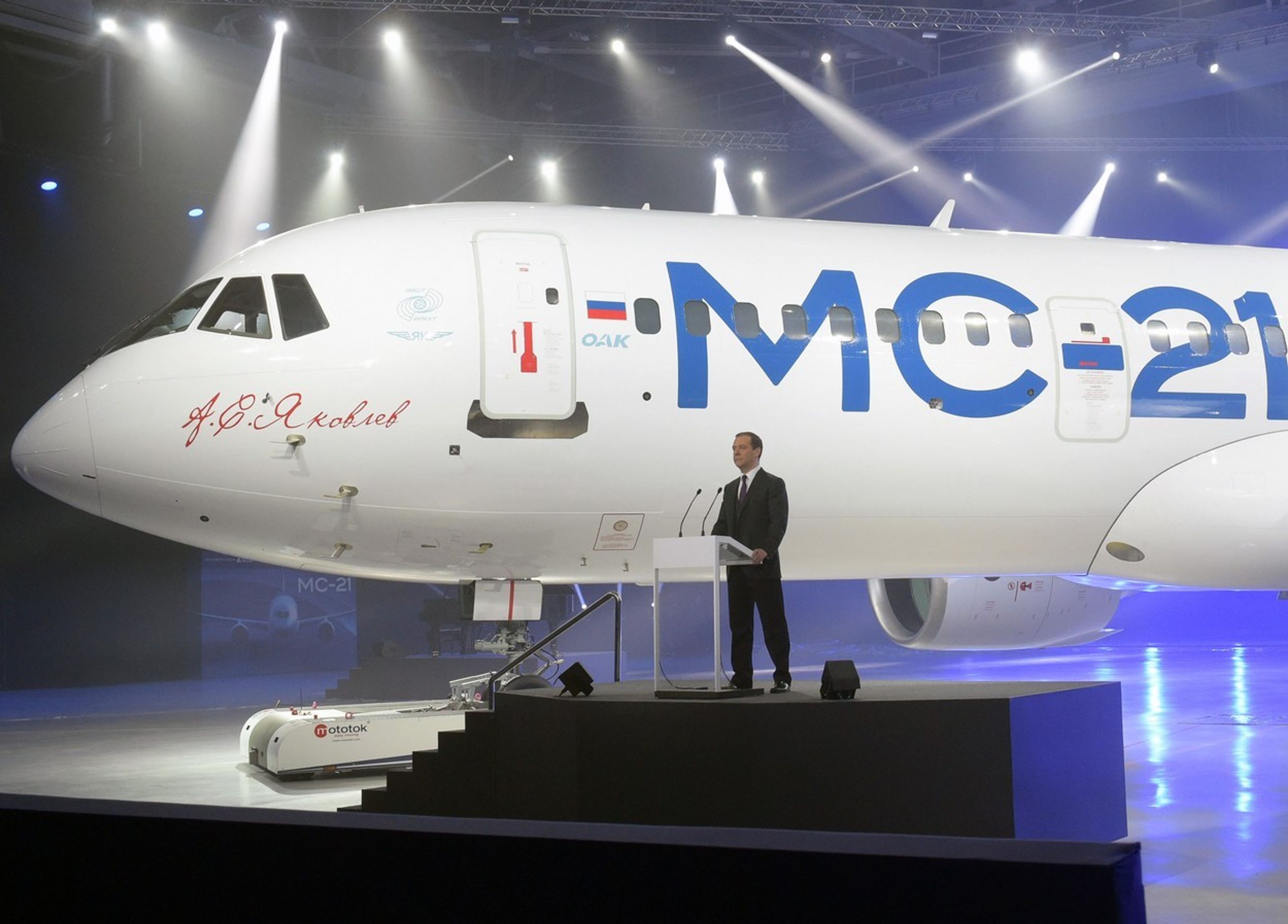 Irkut MC-21 - 3 - GALERIE: Nový dopravní letoun Irkut MC-21 (1/5)