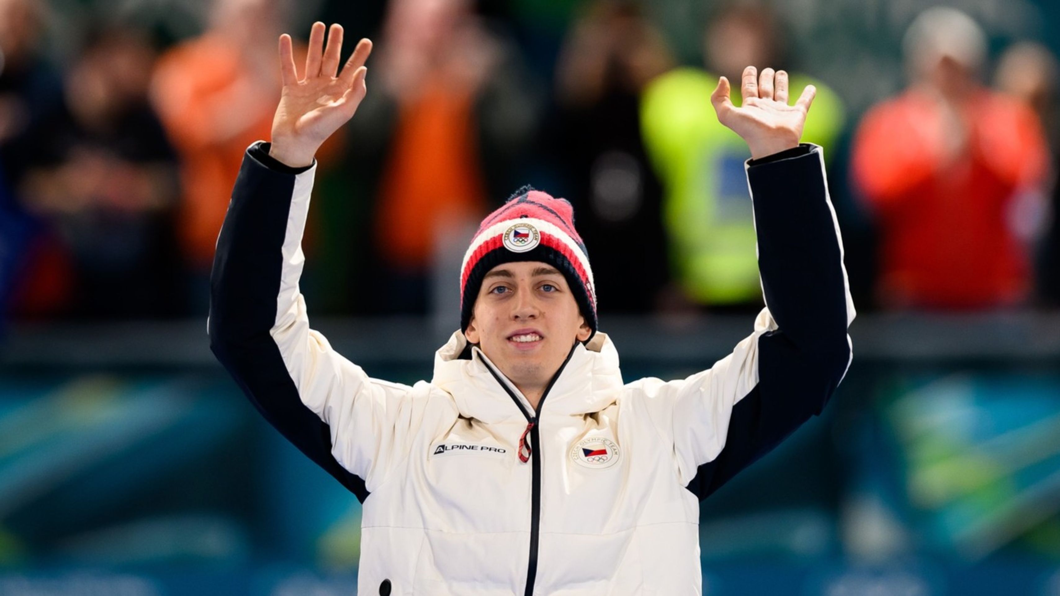 Rychlobruslař Metoděj Jílek slaví - Metoděj Jílek získal na ZOH 2026 stříbrnou medaili (2/5)