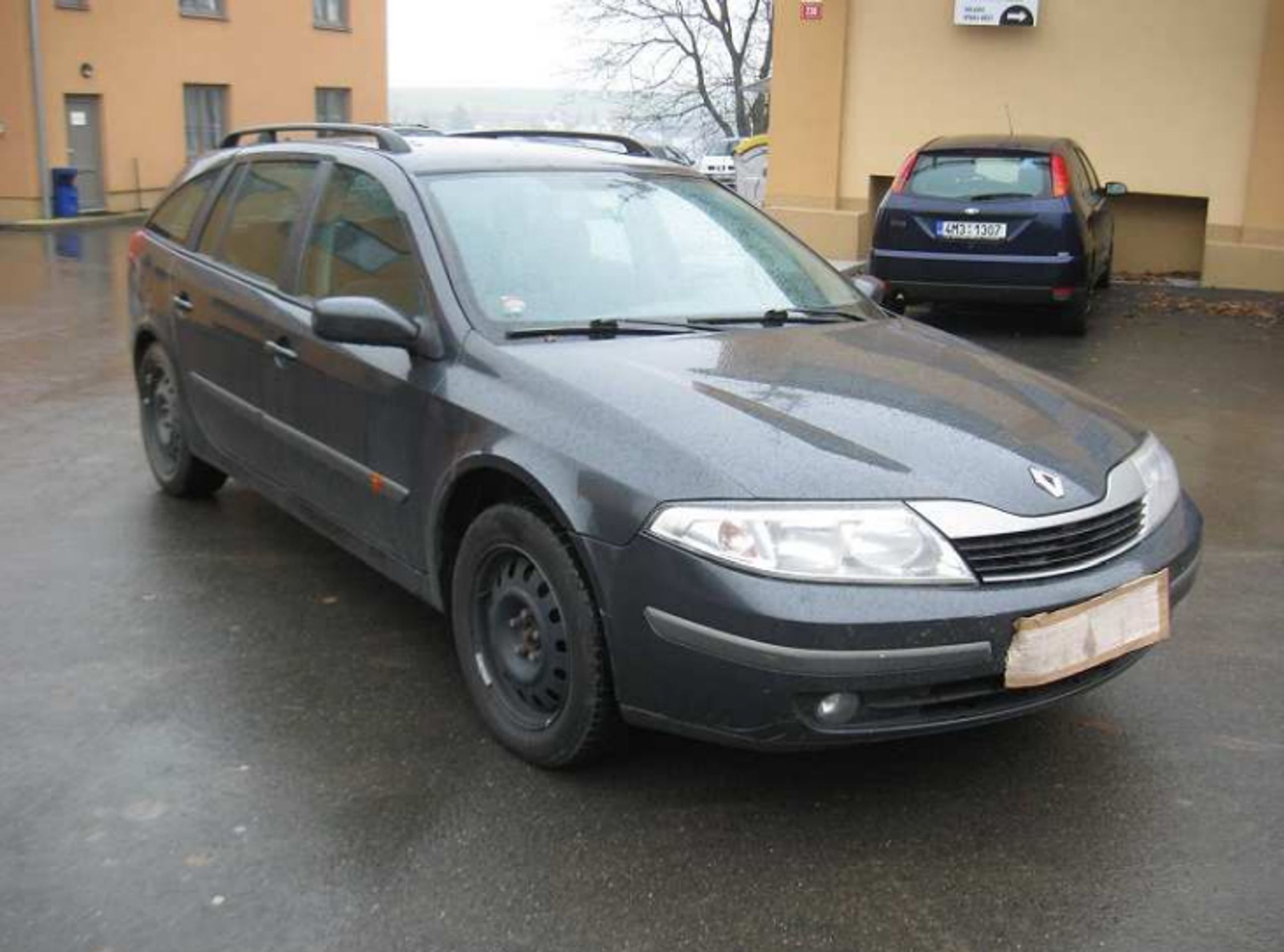 Dražba - Renault Laguna (nafta), Vyvolávací cena: 12.000,- - GALERIE: Dražba motorových vozidel (27/51)