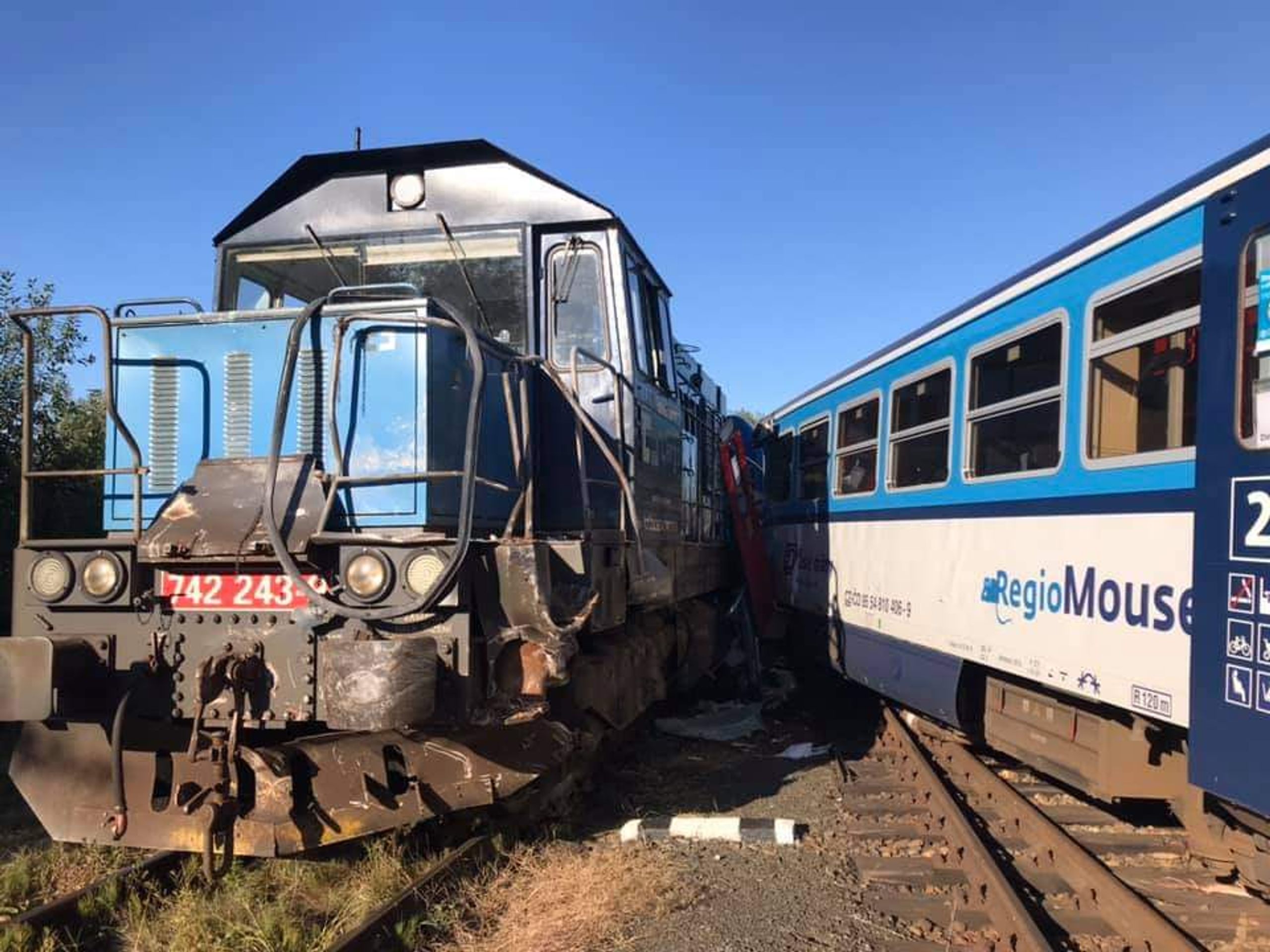 Osobní vlak se ve Kdyni srazil s diagnostickou soupravou - GALERIE: Nehoda vlaku ve Kdyni (8/8)