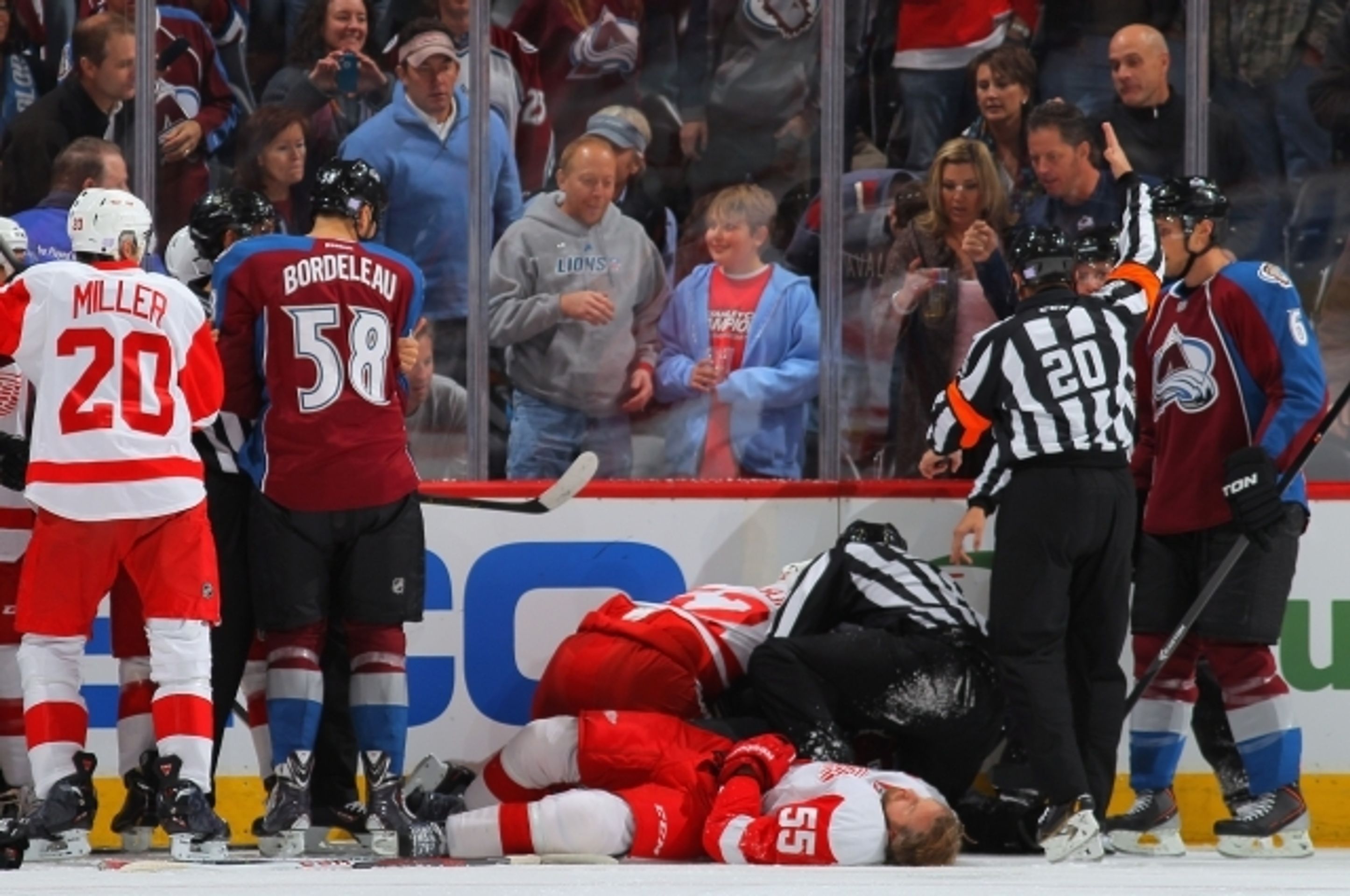 Niklas Kronwall - 5 - GALERIE: Tvrdý zákrok na Nicklase Kronwalla (4/6)