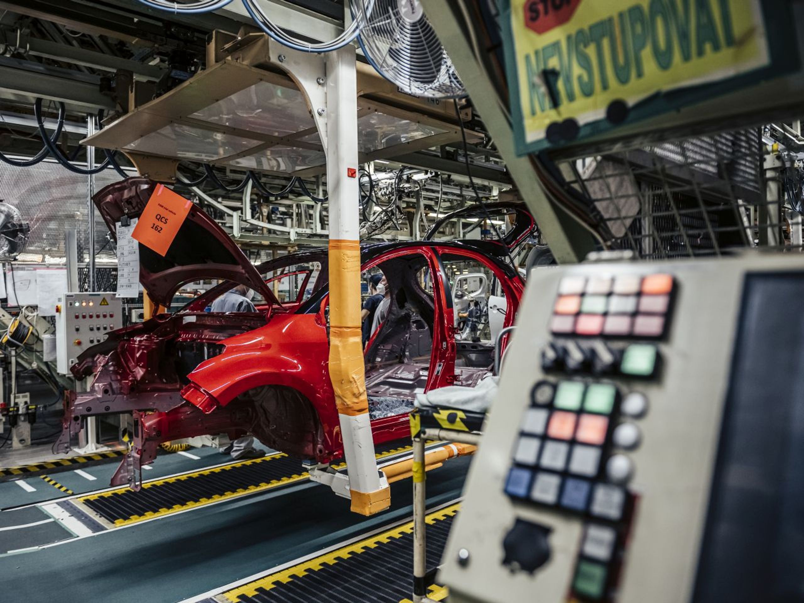 Výroba Toyoty Yaris ve středočeském Kolíně - Podívejte se na výrobní linky Toyoty v Kolíně (8/18)