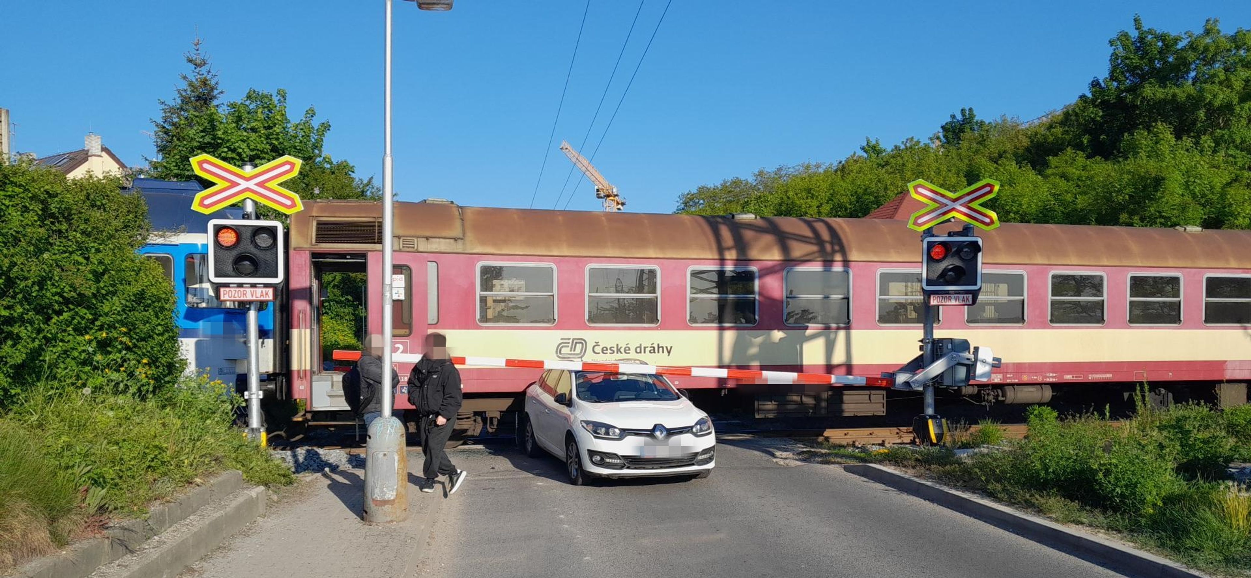 Dopravní nehoda vlaku a osobního automobilu v Kladně HZS Středočeského kraje (1) - Železniční nehody, 13. května 2025 (3/4)