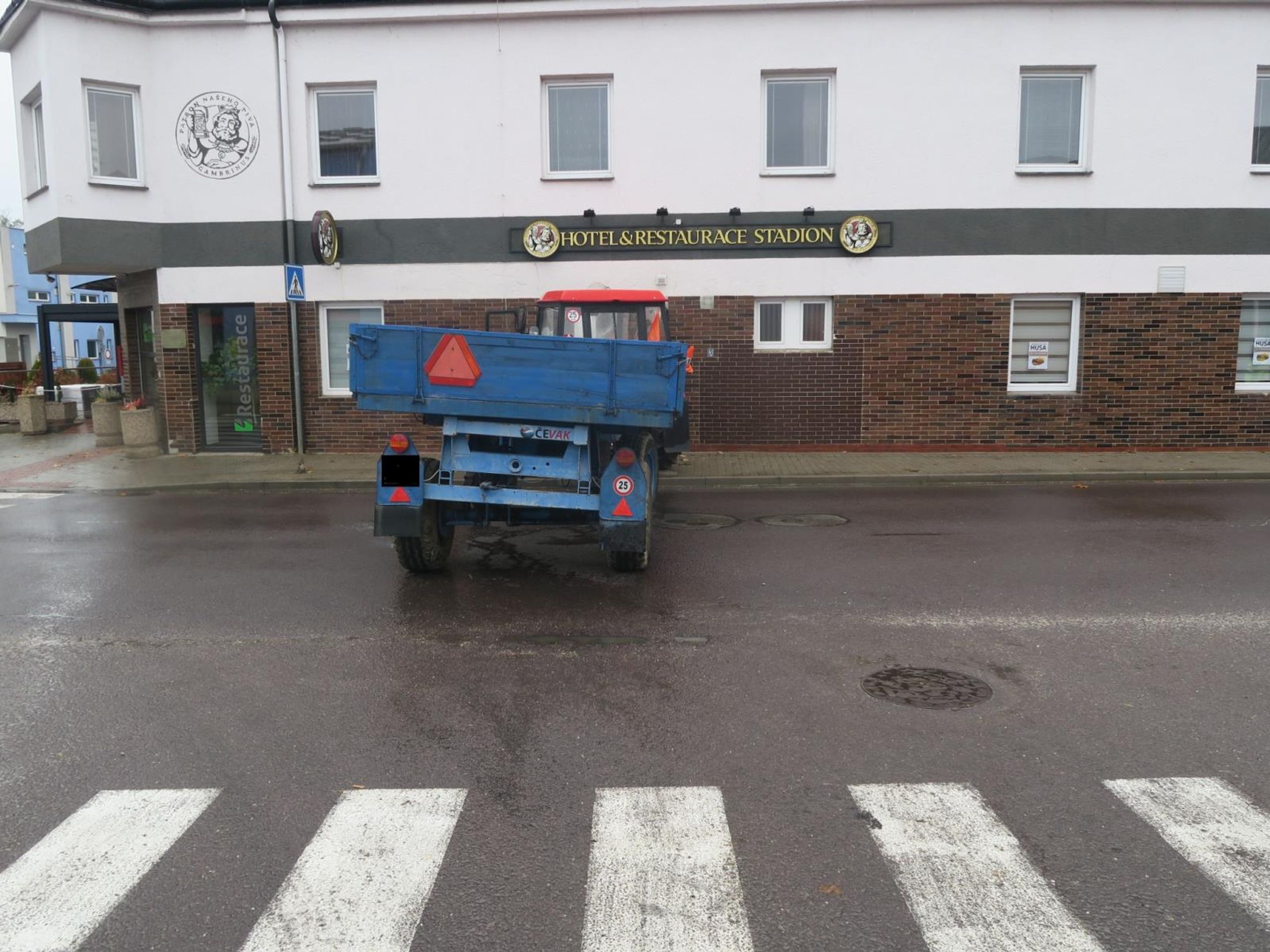 Nezajištěný traktor - Nezajištěný traktor (7/10)