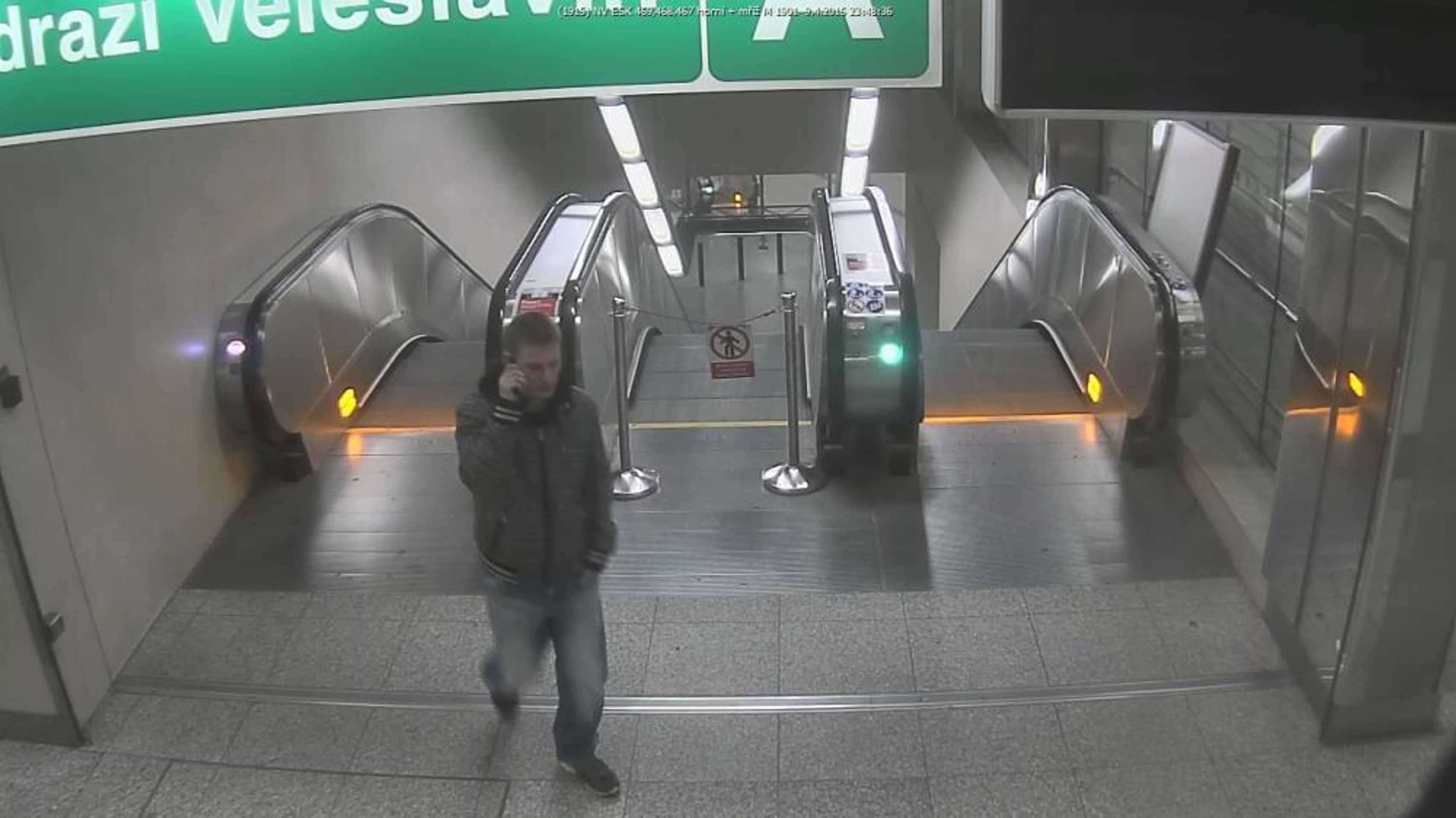 Pátrání po muži, který je podezřelý z napadení dívky v metru. - 5 - GALERIE: Pátrání po muži, který je podezřelý z napadení dívky v metru (5/6)
