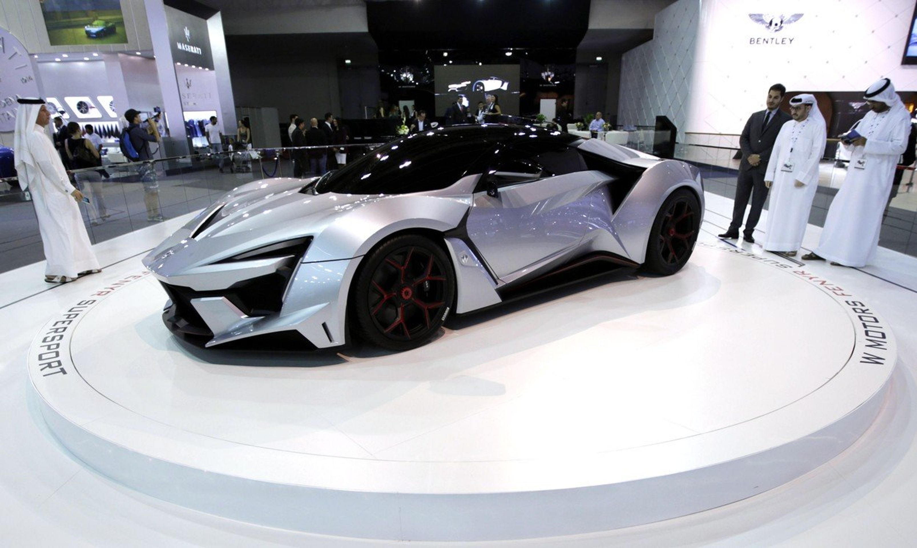 Lykan Hypersport - GALERIE: 10 nejdražších osobních automobilů světa (5/10)