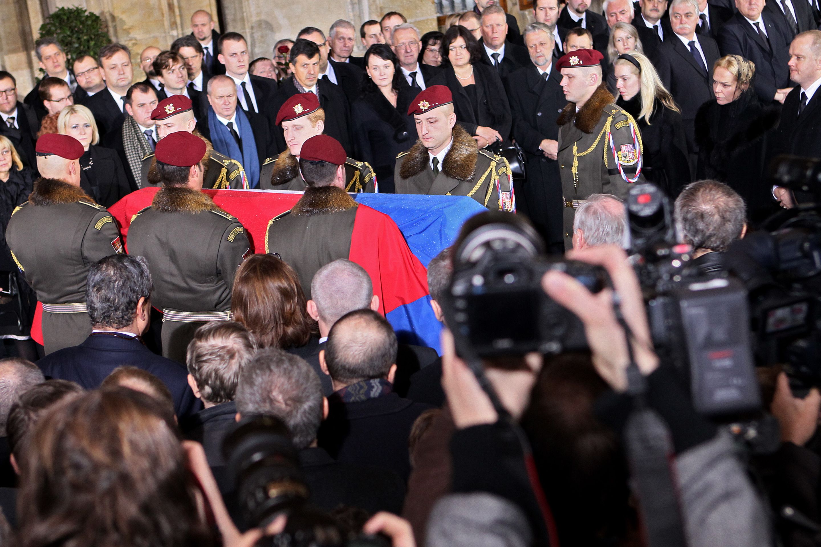 Smuteční průvod, Havel - 3 - Galerie: Havel na Hradě (16/16)