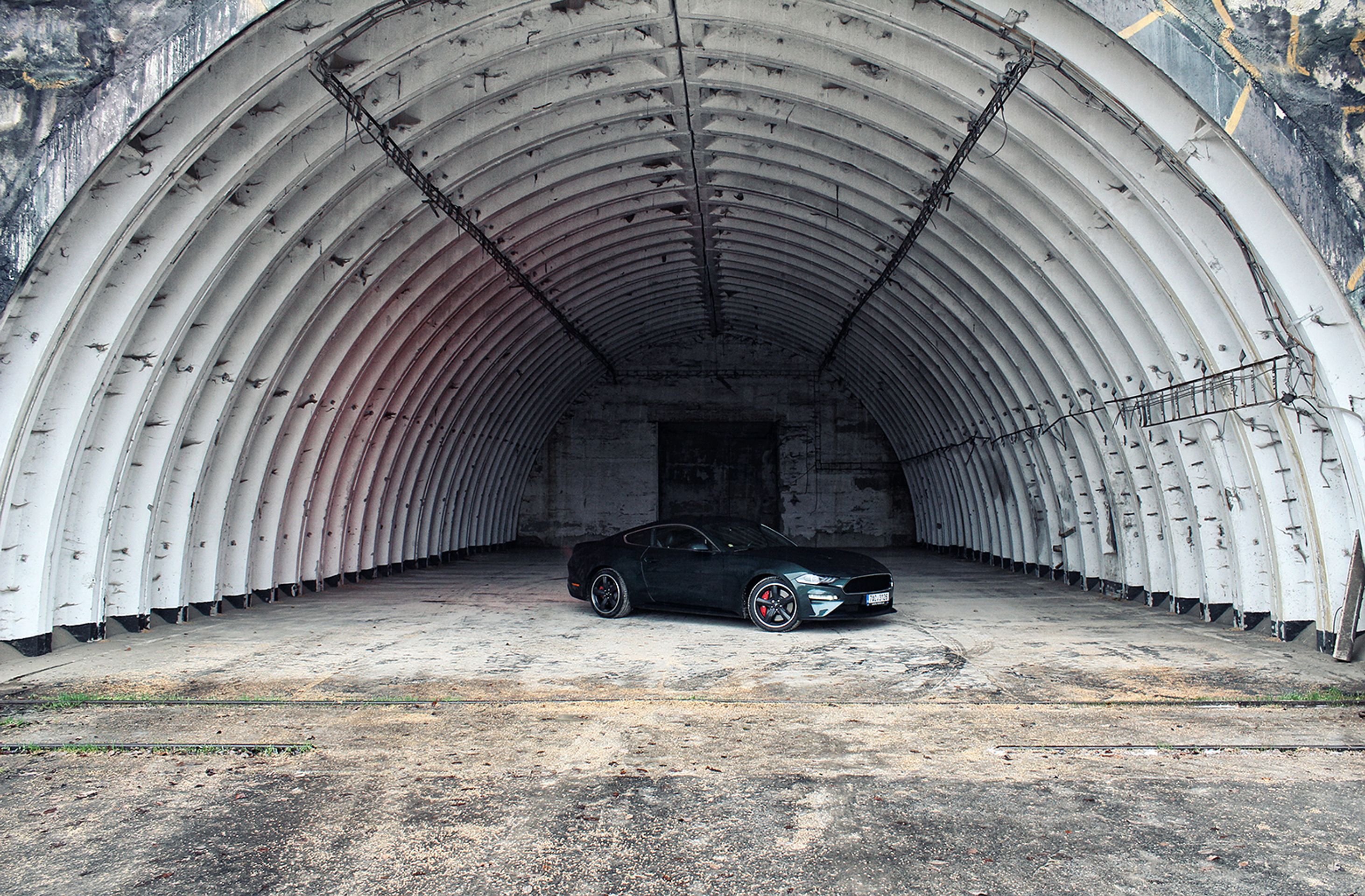 Ford Mustang Bullitt - 44 - Fotogalerie: Legenda v novém kabátě - Ford Mustang Bullitt (31/31)