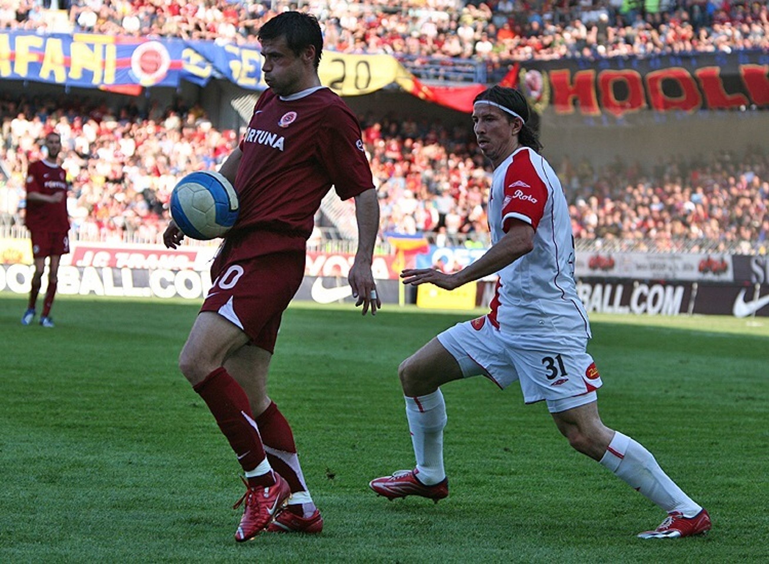 Fotbalisté Sparty a Slavie budou v novém ročníku Gambrinus ligy obhajovat nejvyšší pozice. - Představujeme účastníky Gambrinus ligy - II (1/4)