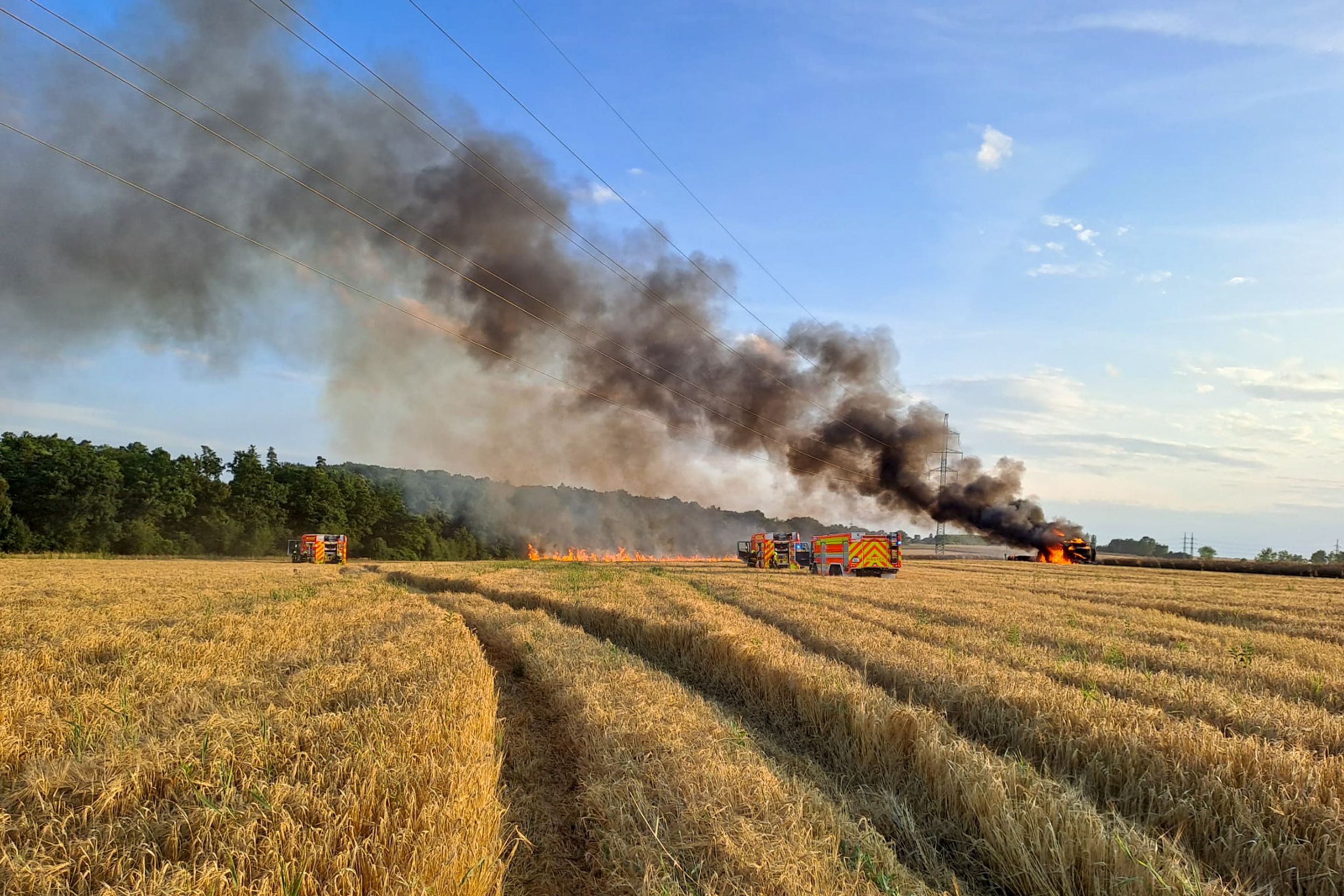 Požár pole a kombajnu - Požár pole a kombajnu (7/7)