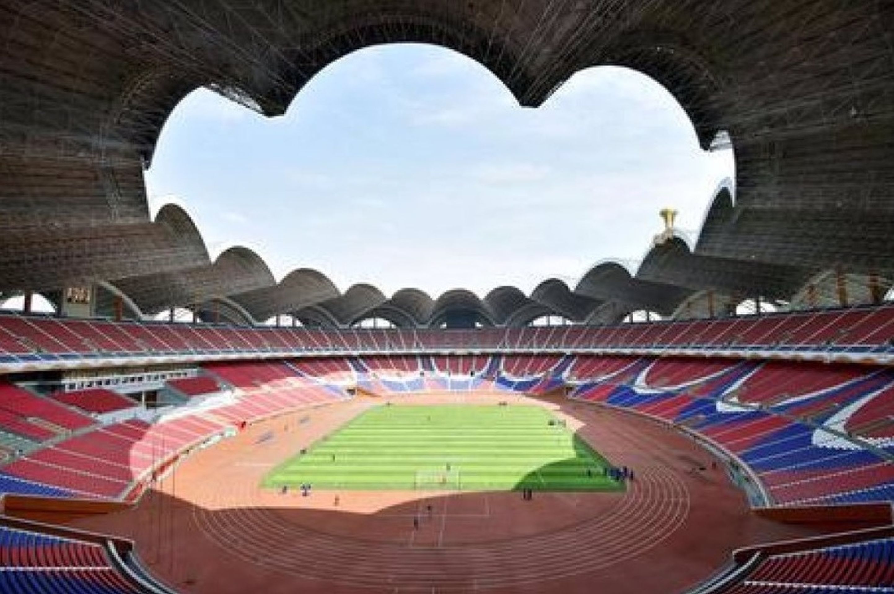 Stadion 1. máje - 2 - GALERIE: Největší fotbalový stadion na světě (4/6)
