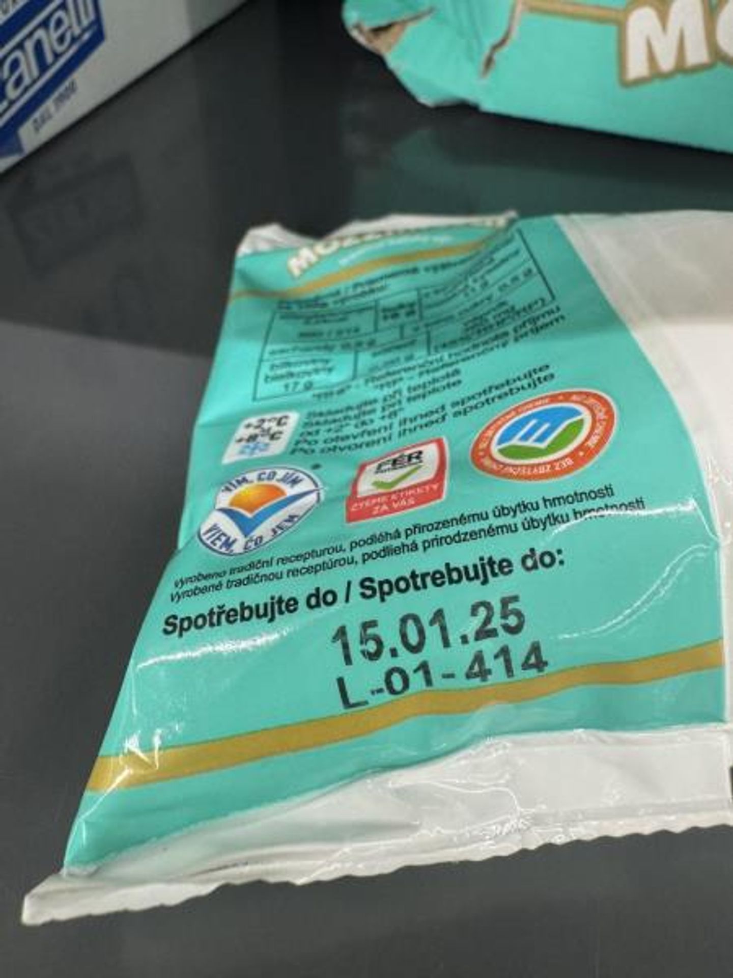 Šizený sýr mozzarella (3) - Nejakostní a falšované potraviny (9/15)
