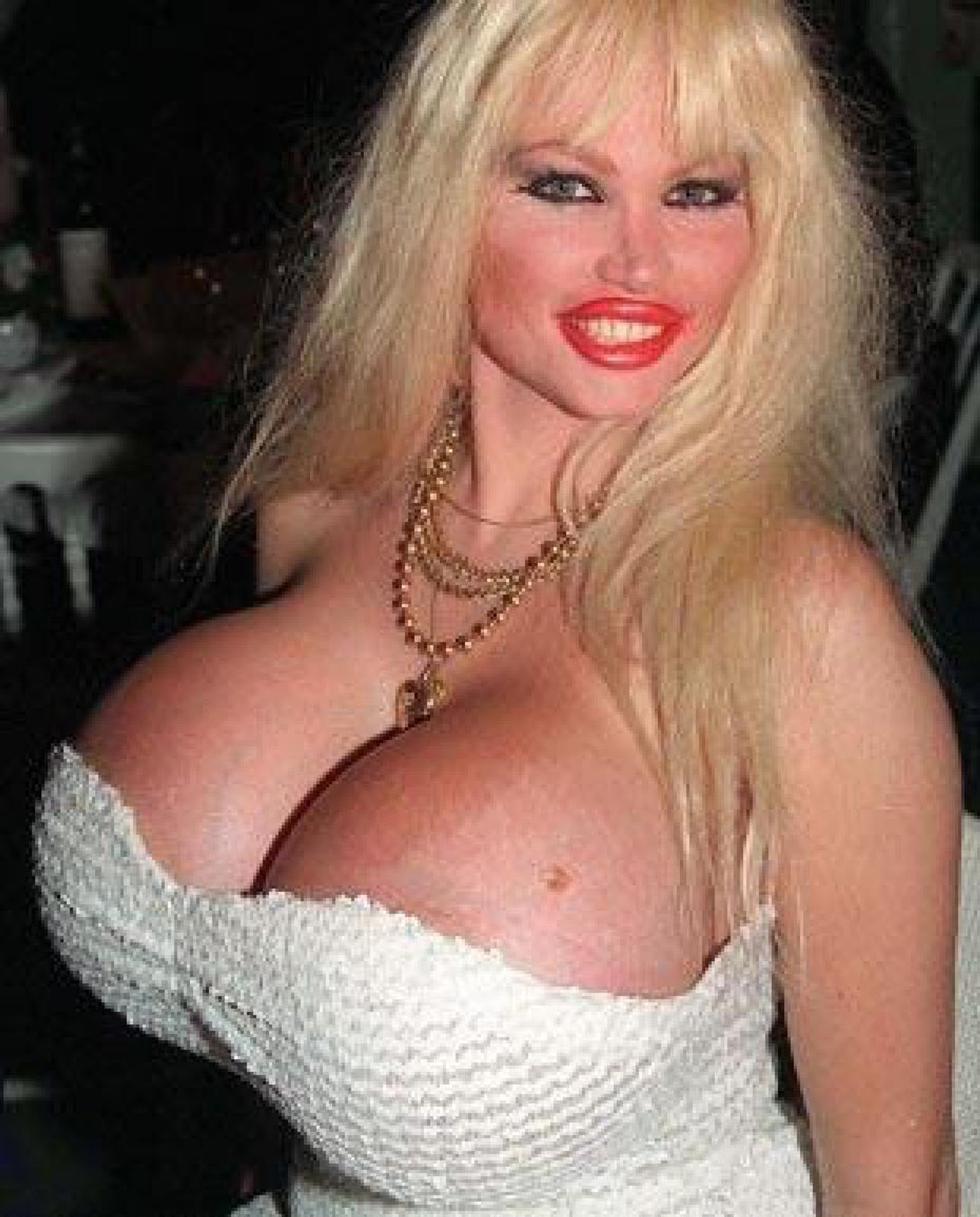 Mrtvé pornoherečky - Lolo Ferrari - 1 - GALERIE: Mrtvé pornoherečky - Lolo Ferrari (6/6)