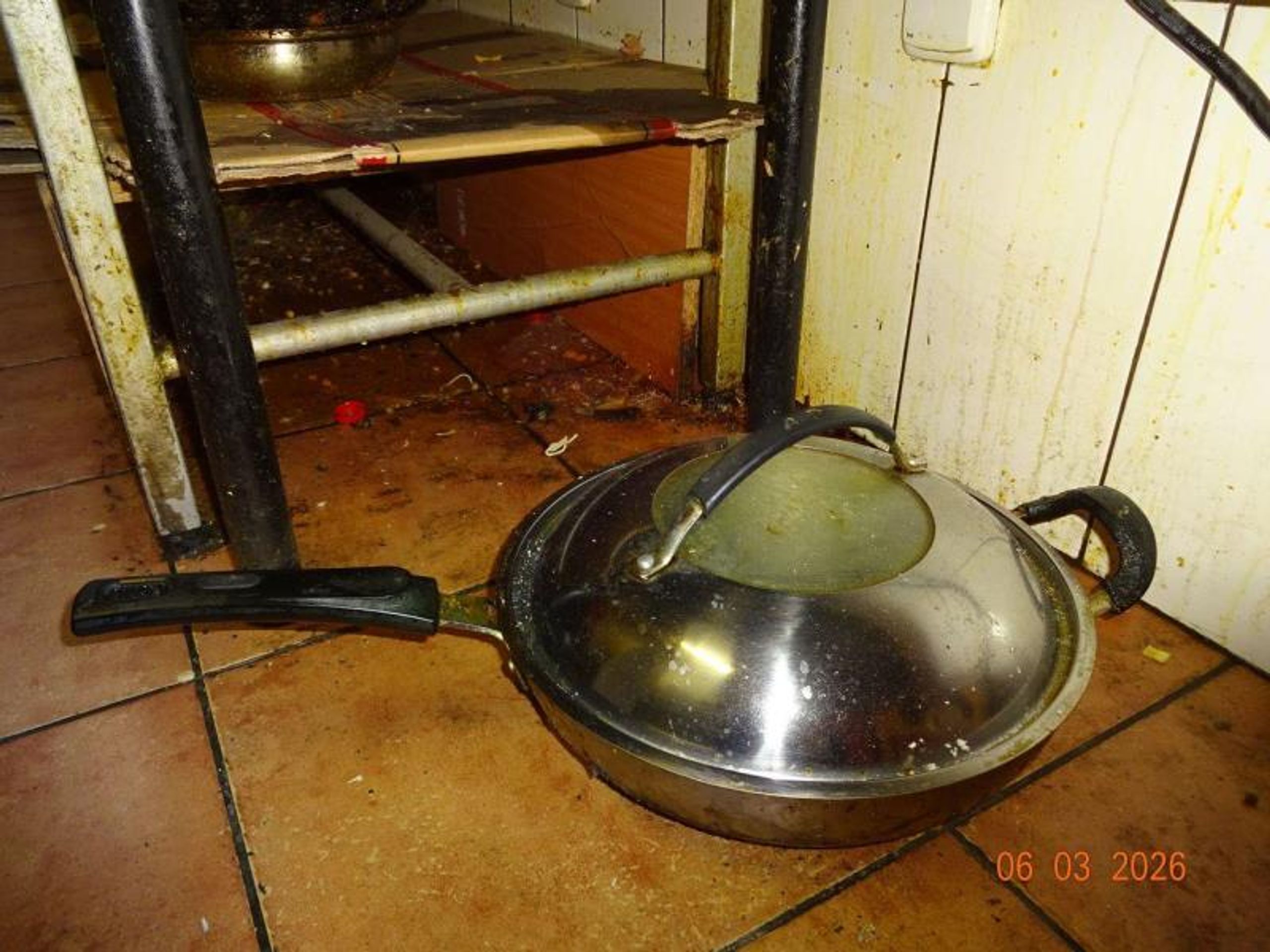 Uzavřená restaurace Cheng De - Uzavřená restaurace Cheng De v Praze (6/8)