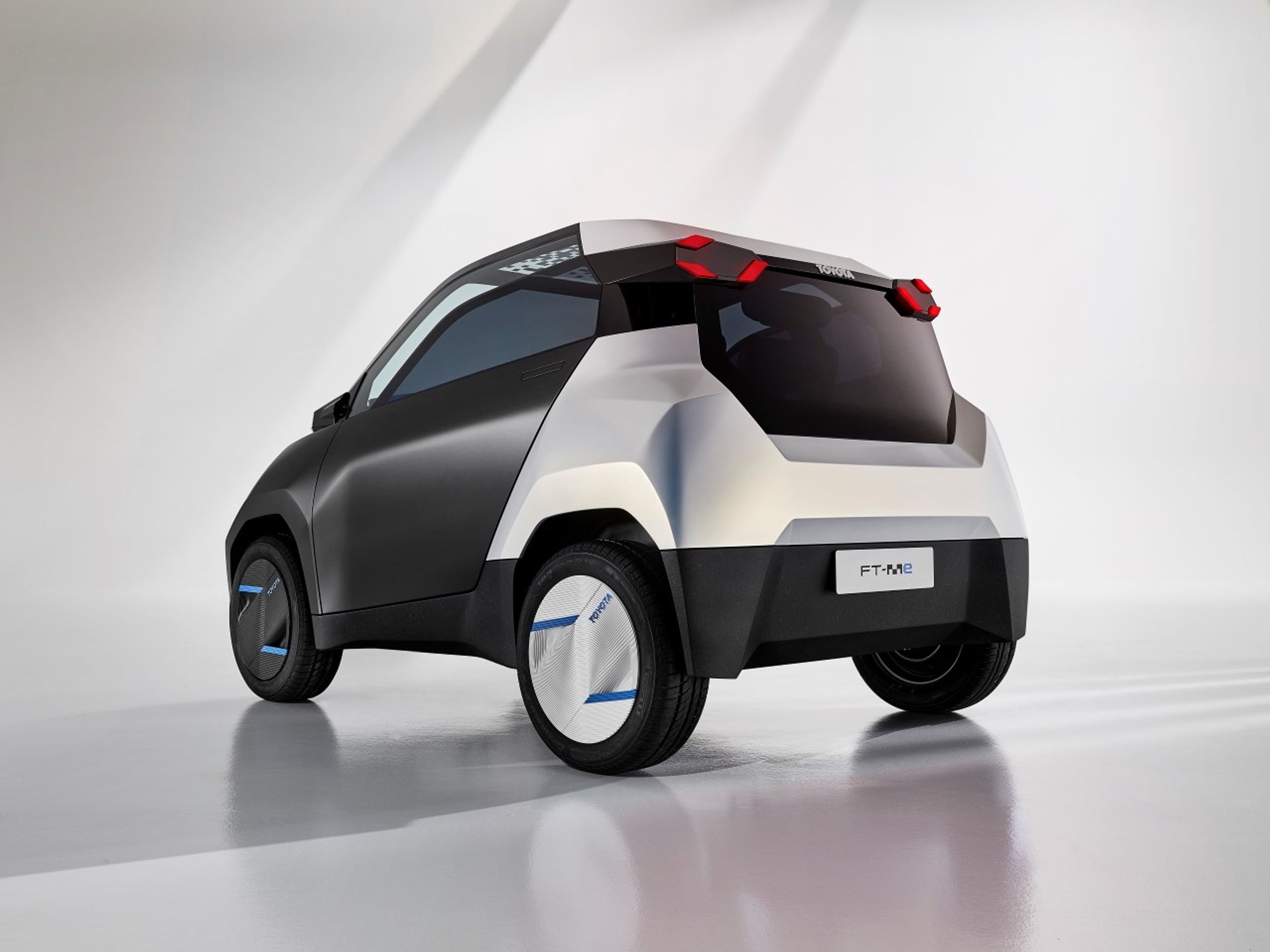 Dvoumístné elektrické vozítko Toyota FT-Me - Dvoumístné elektrické vozítko Toyota FT-Me (6/6)